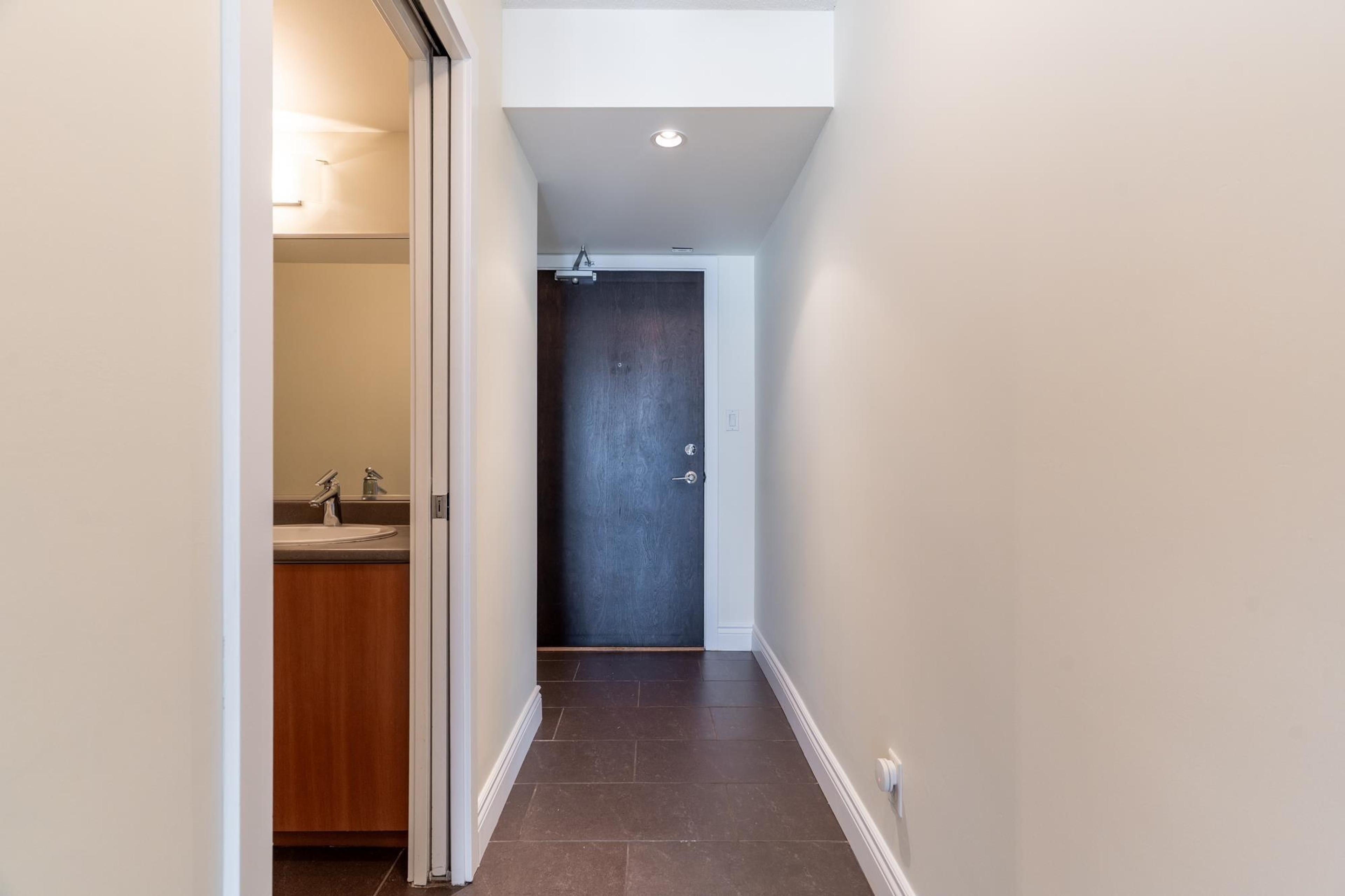 #1106 58 KEEFER PLACE - Image 3
