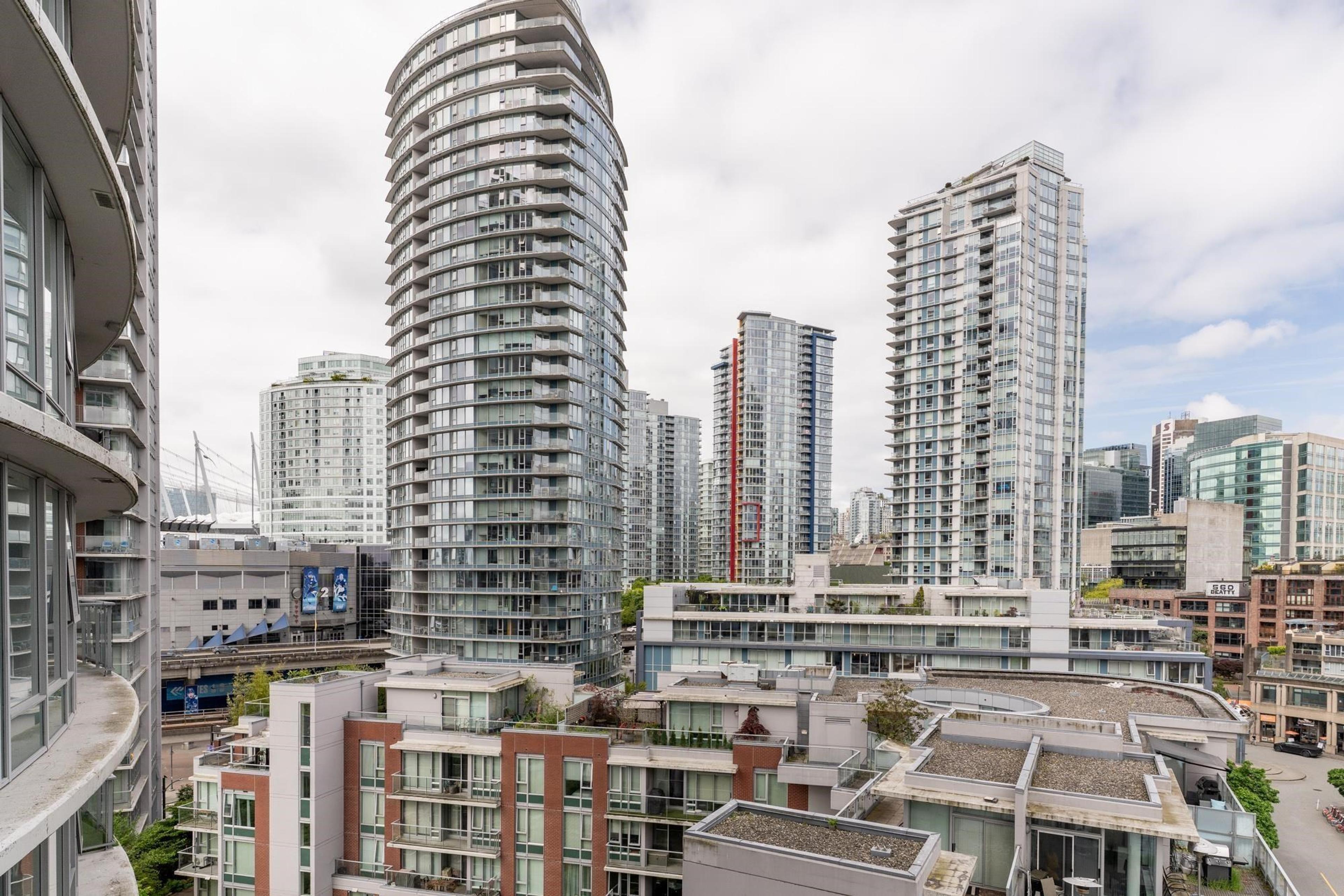 #1106 58 KEEFER PLACE - Image 28