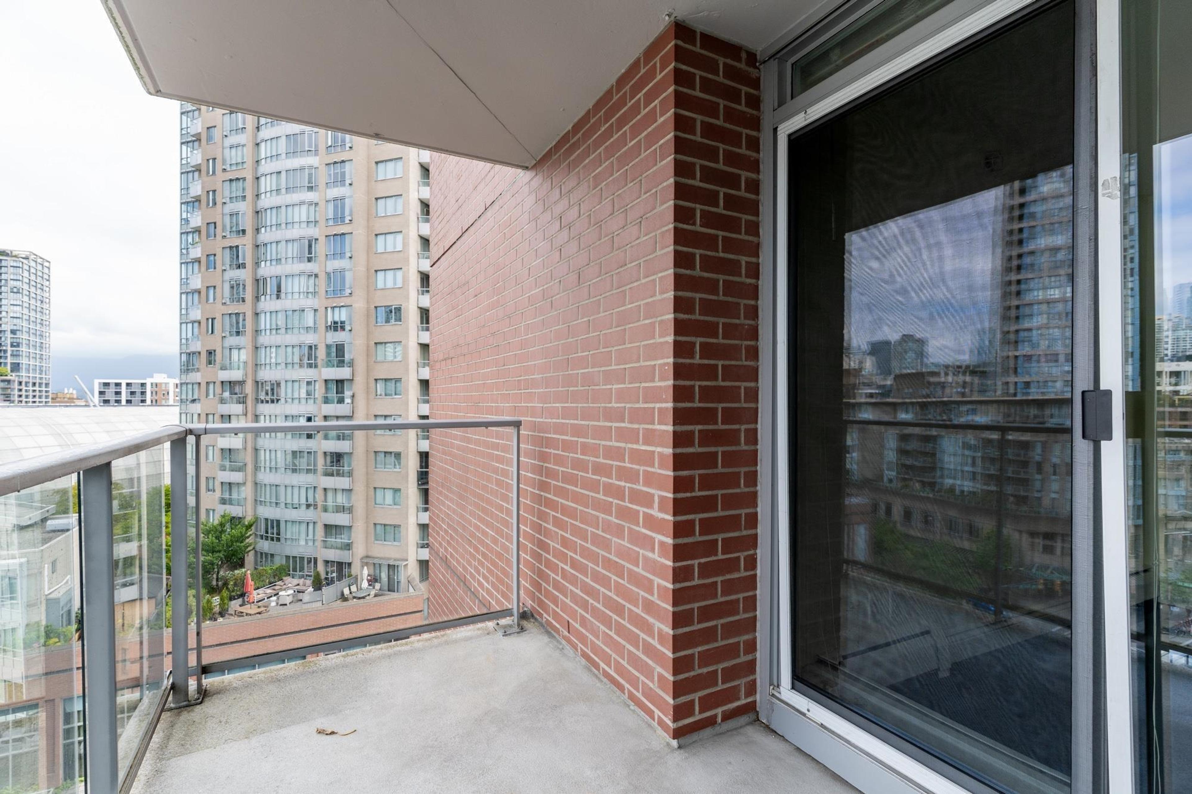 #1106 58 KEEFER PLACE - Image 24