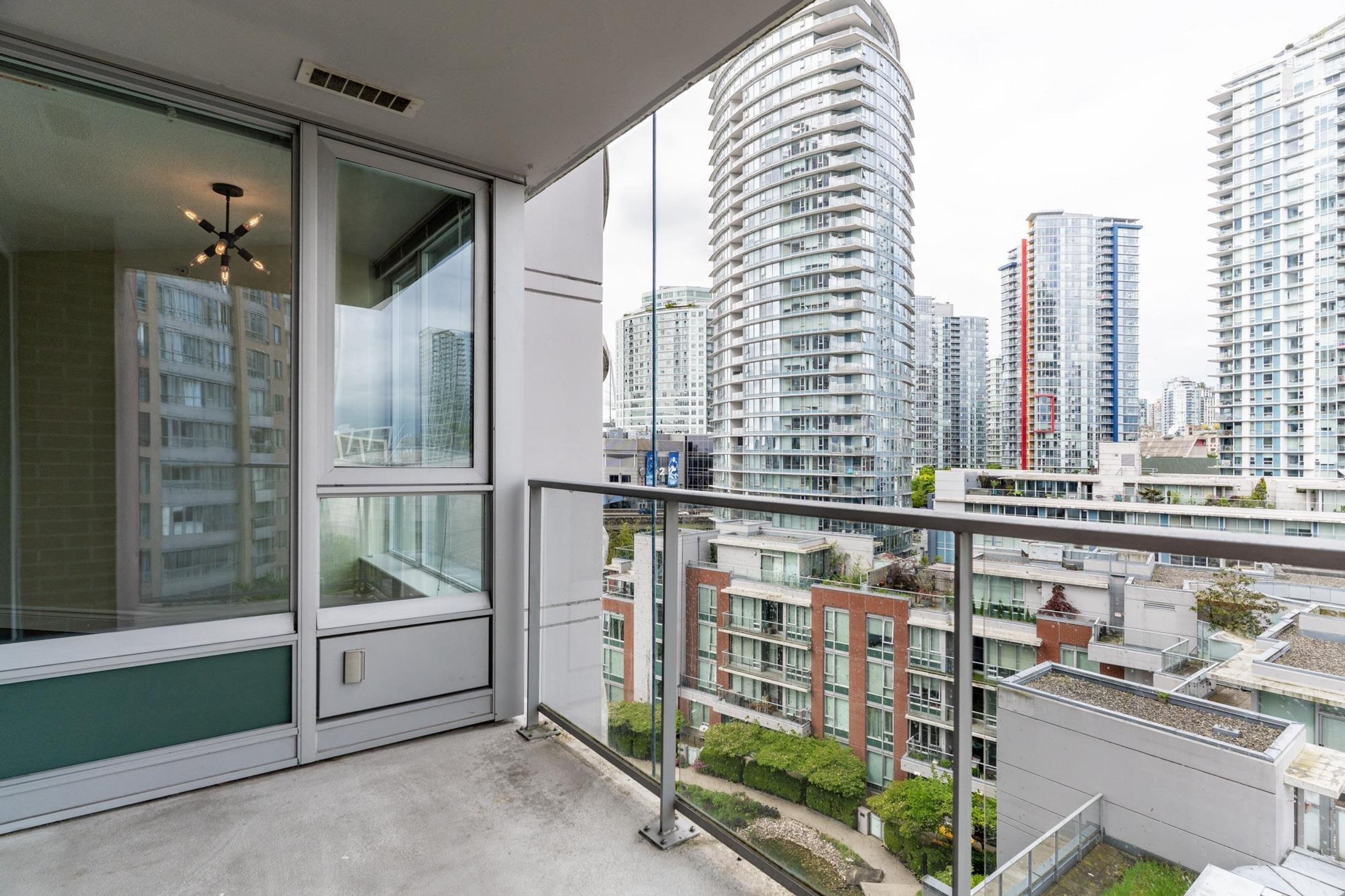 #1106 58 KEEFER PLACE - Image 25
