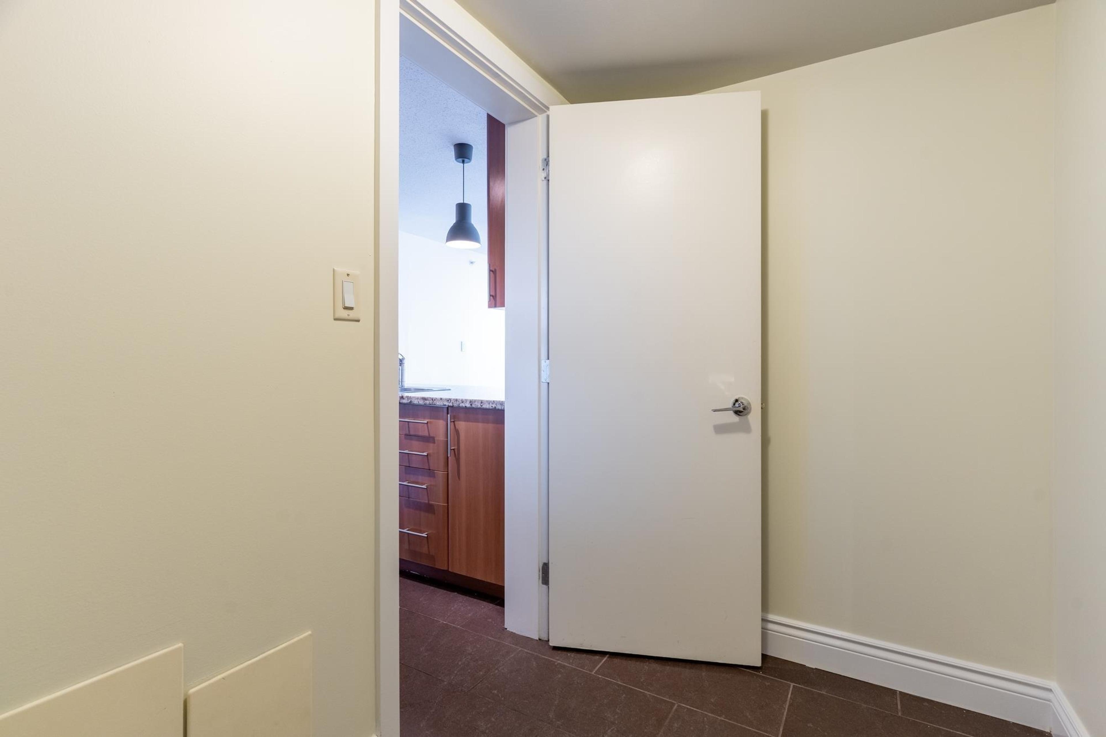#1106 58 KEEFER PLACE - Image 21
