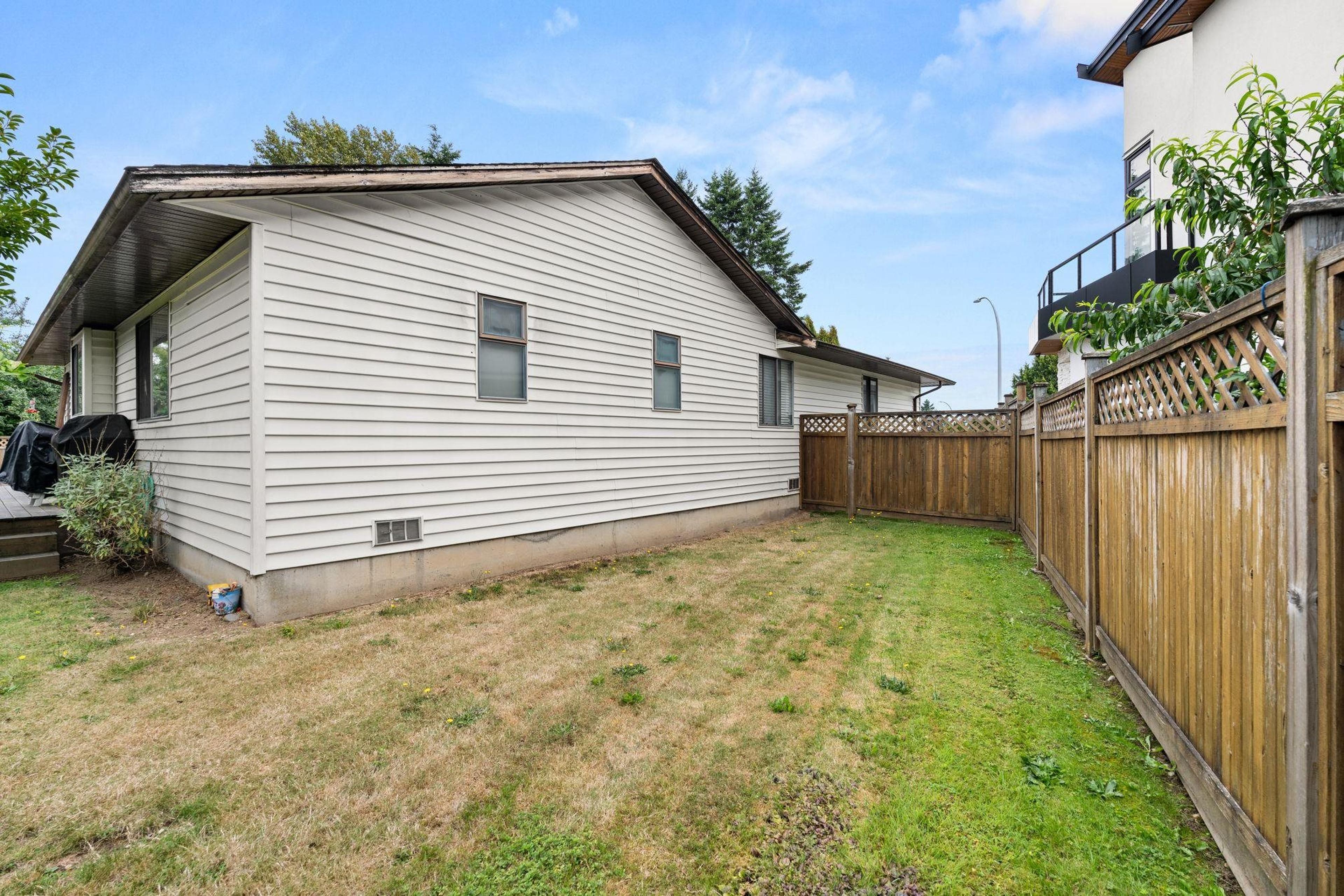 7387 131A STREET - Image 25