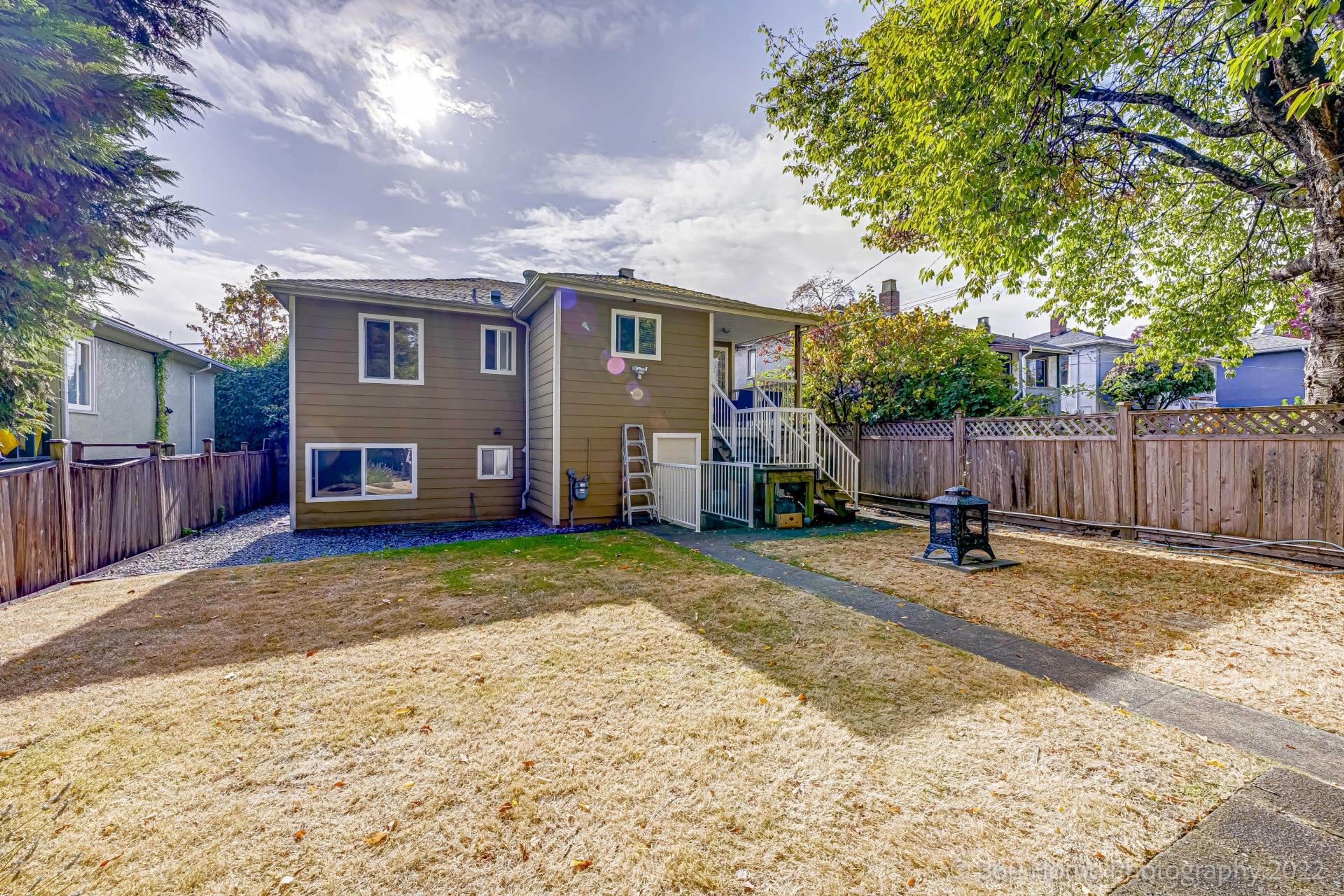 41 E 41ST AVENUE - Image 24