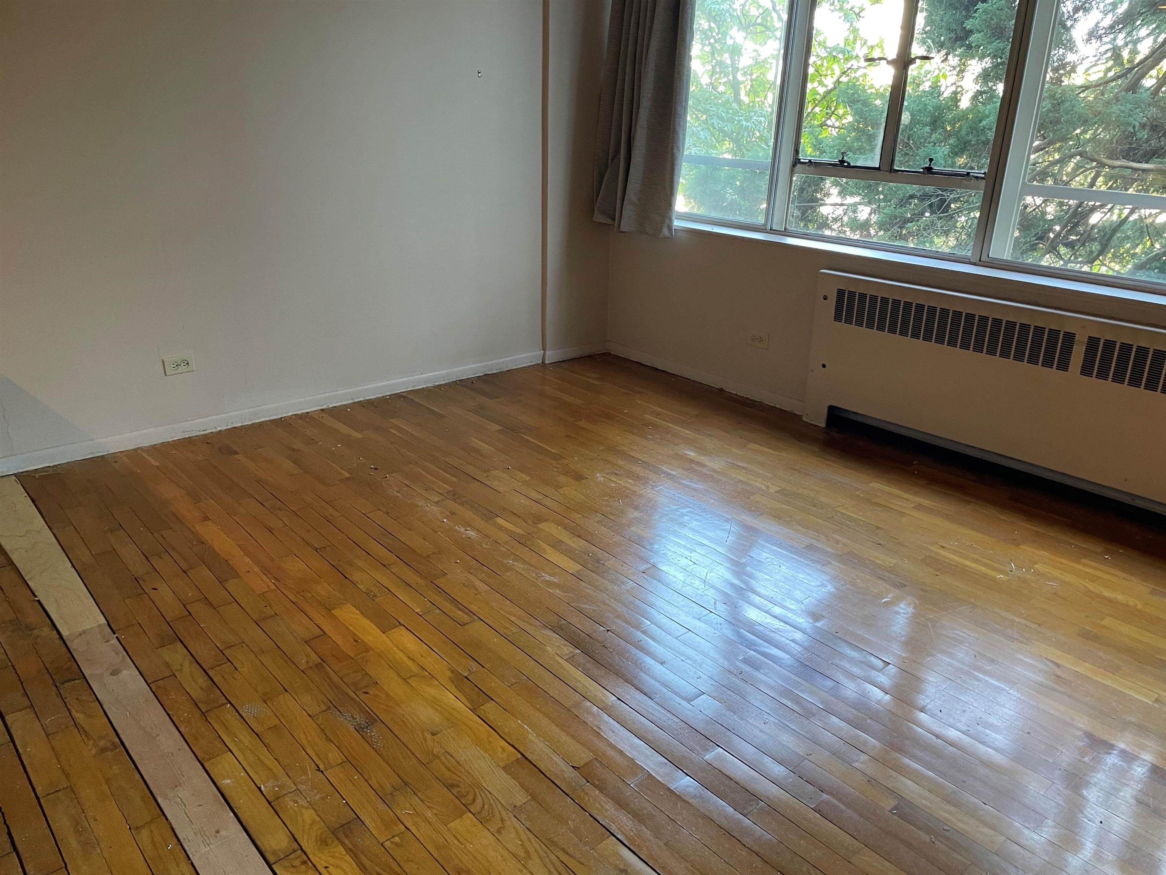 #304 1445 MARPOLE AVENUE - Image 6
