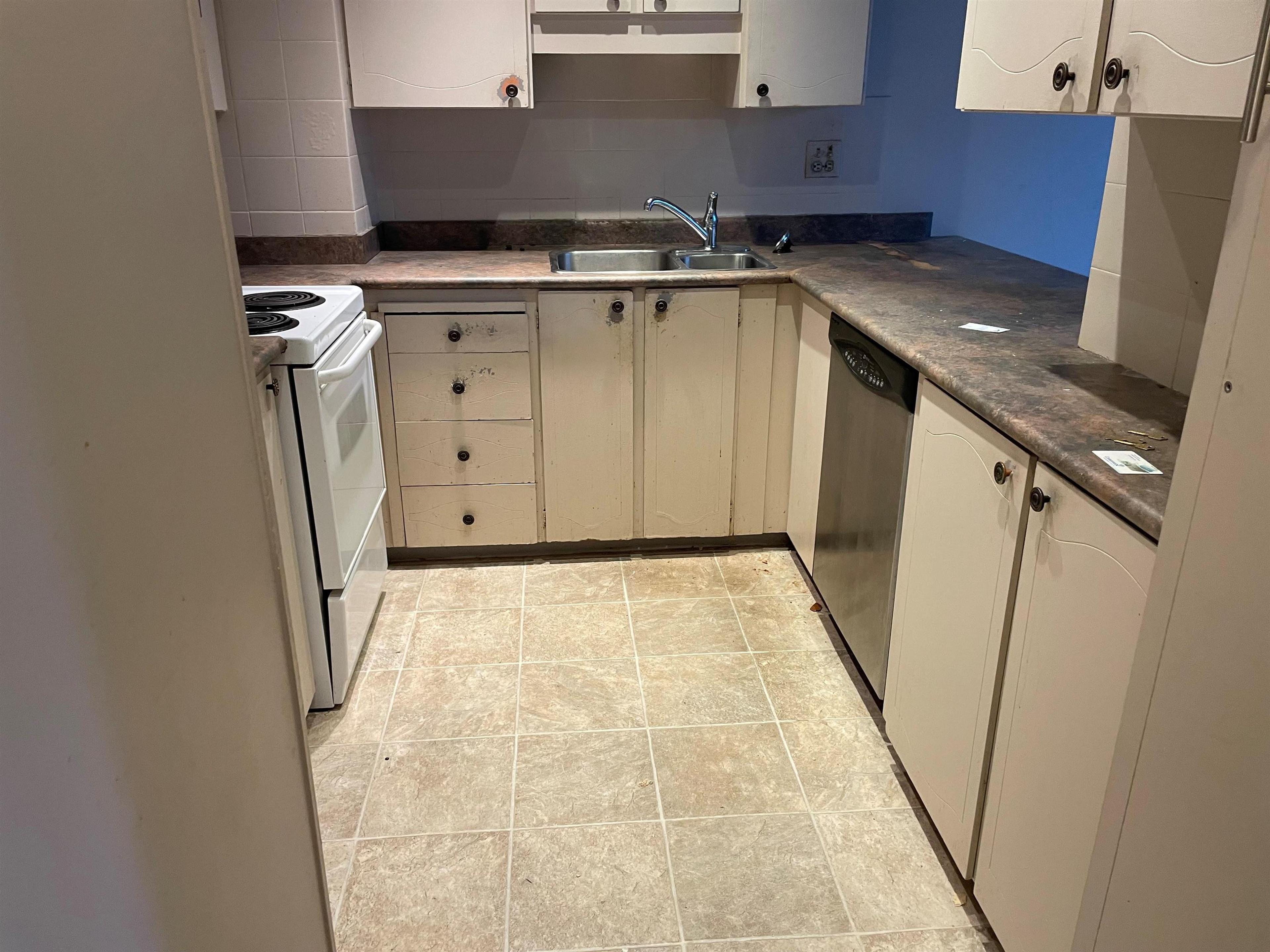#304 1445 MARPOLE AVENUE - Image 8
