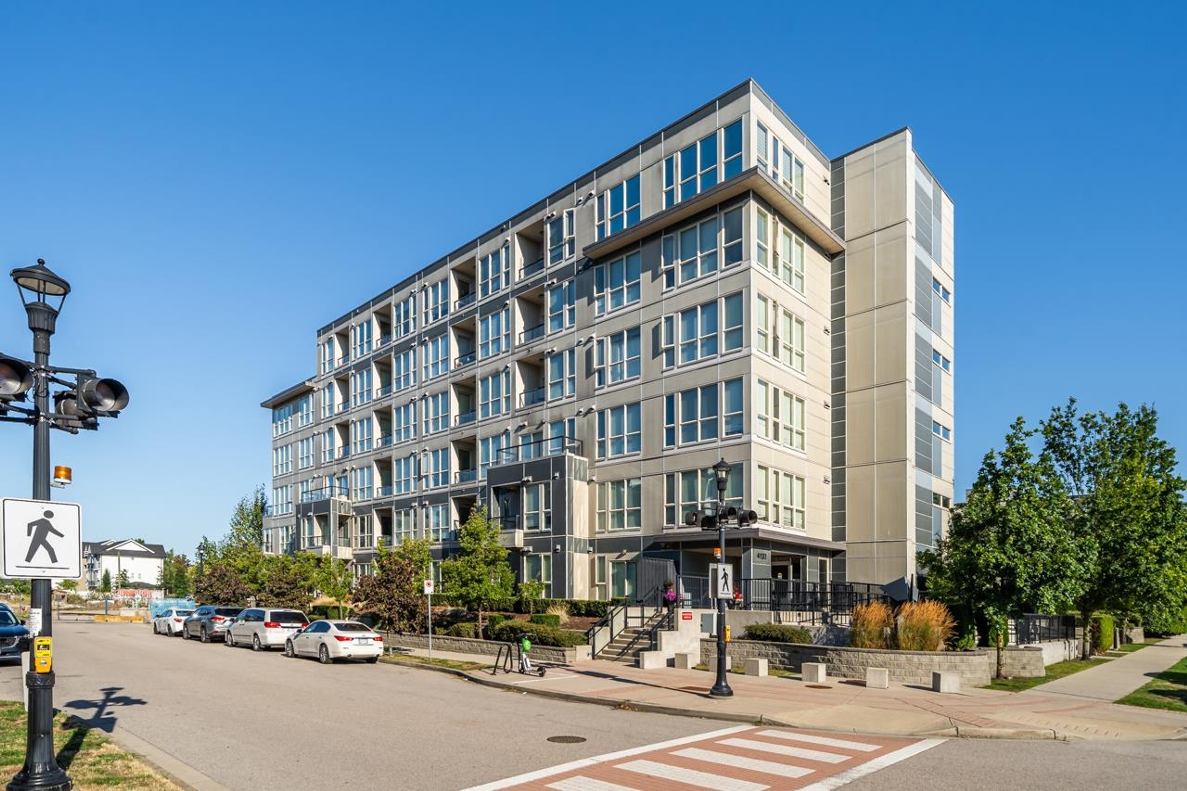 #686 4133 STOLBERG STREET - Image 2