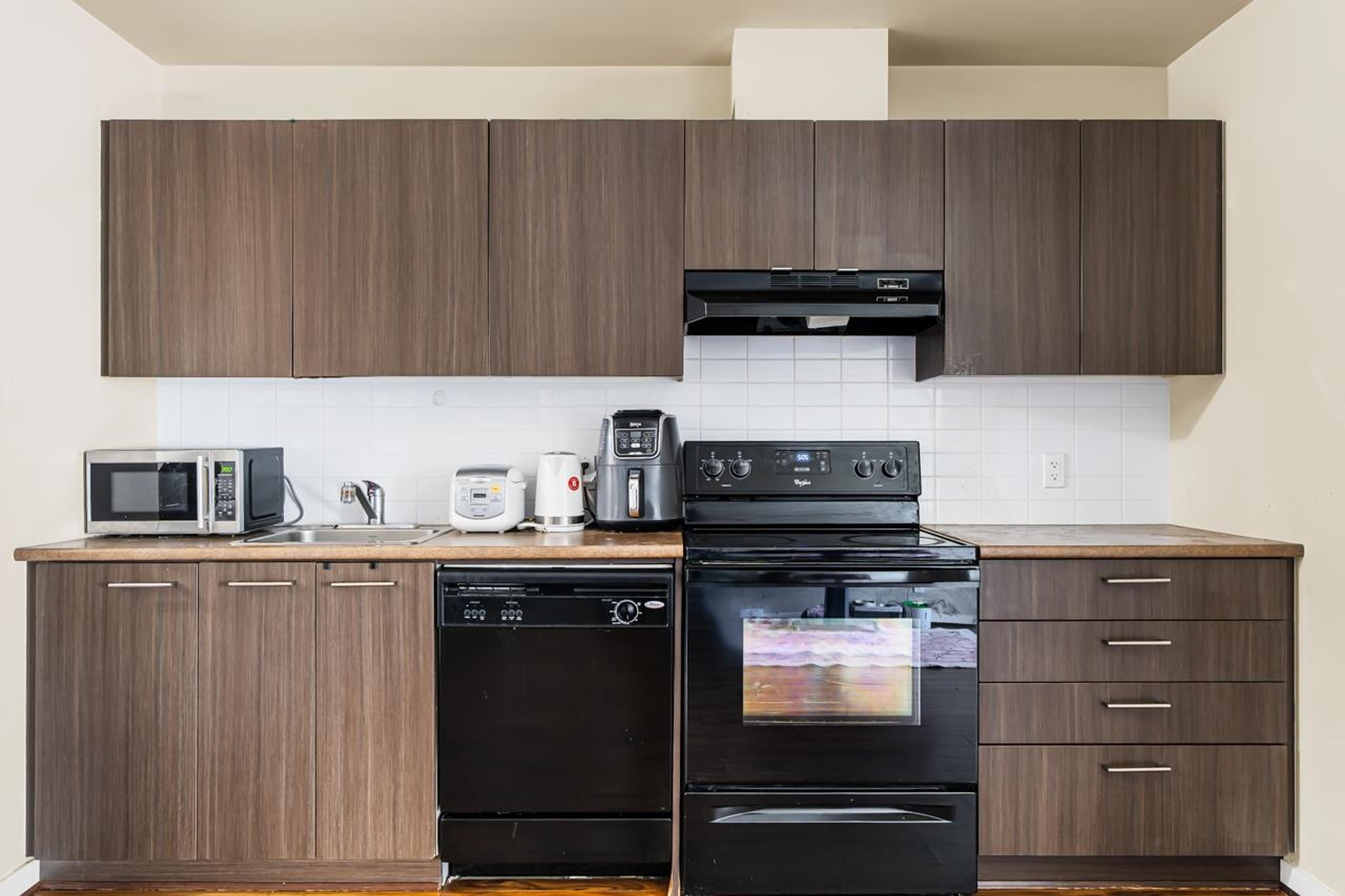 #686 4133 STOLBERG STREET - Image 6