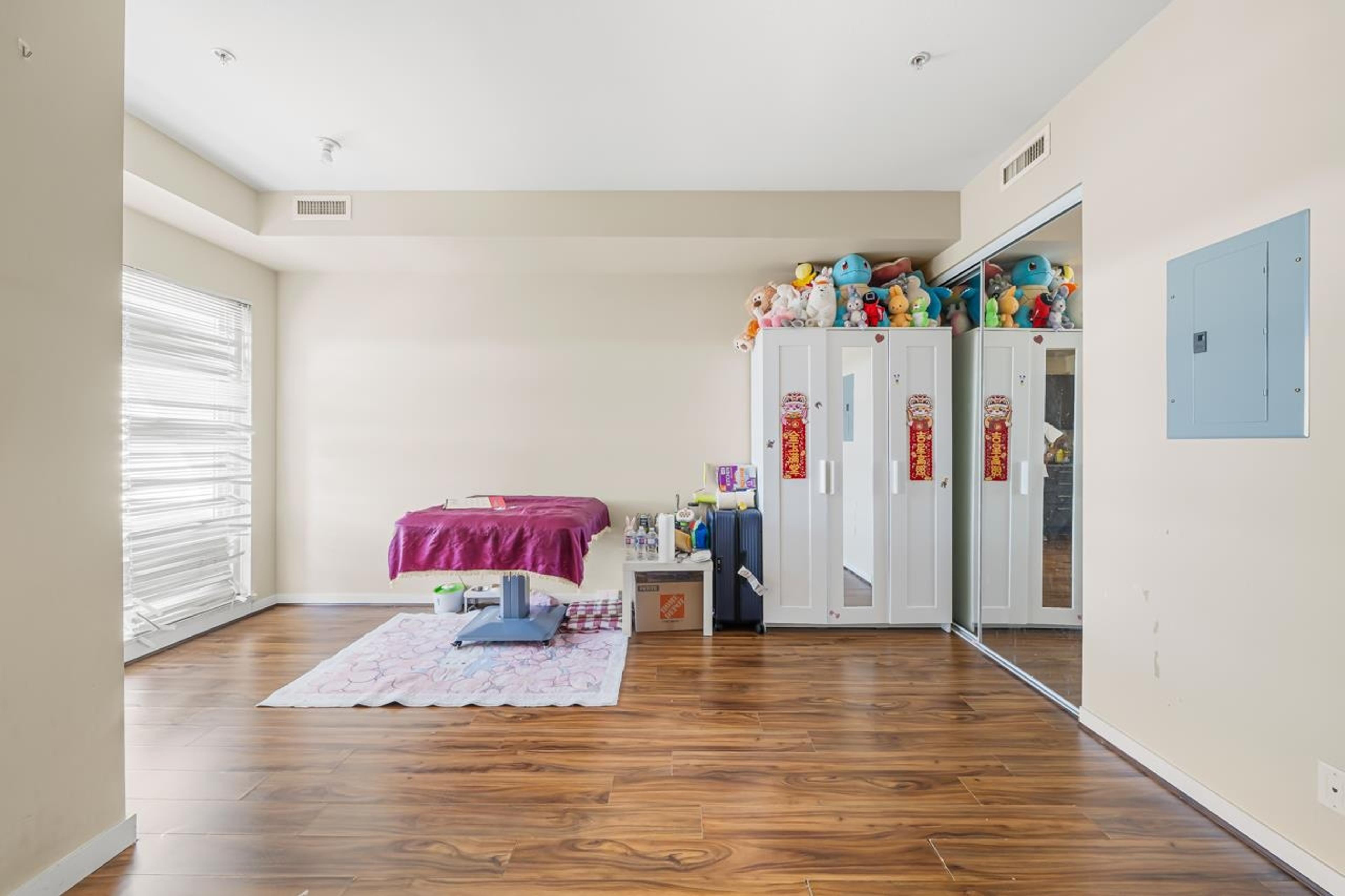 #686 4133 STOLBERG STREET - Image 13