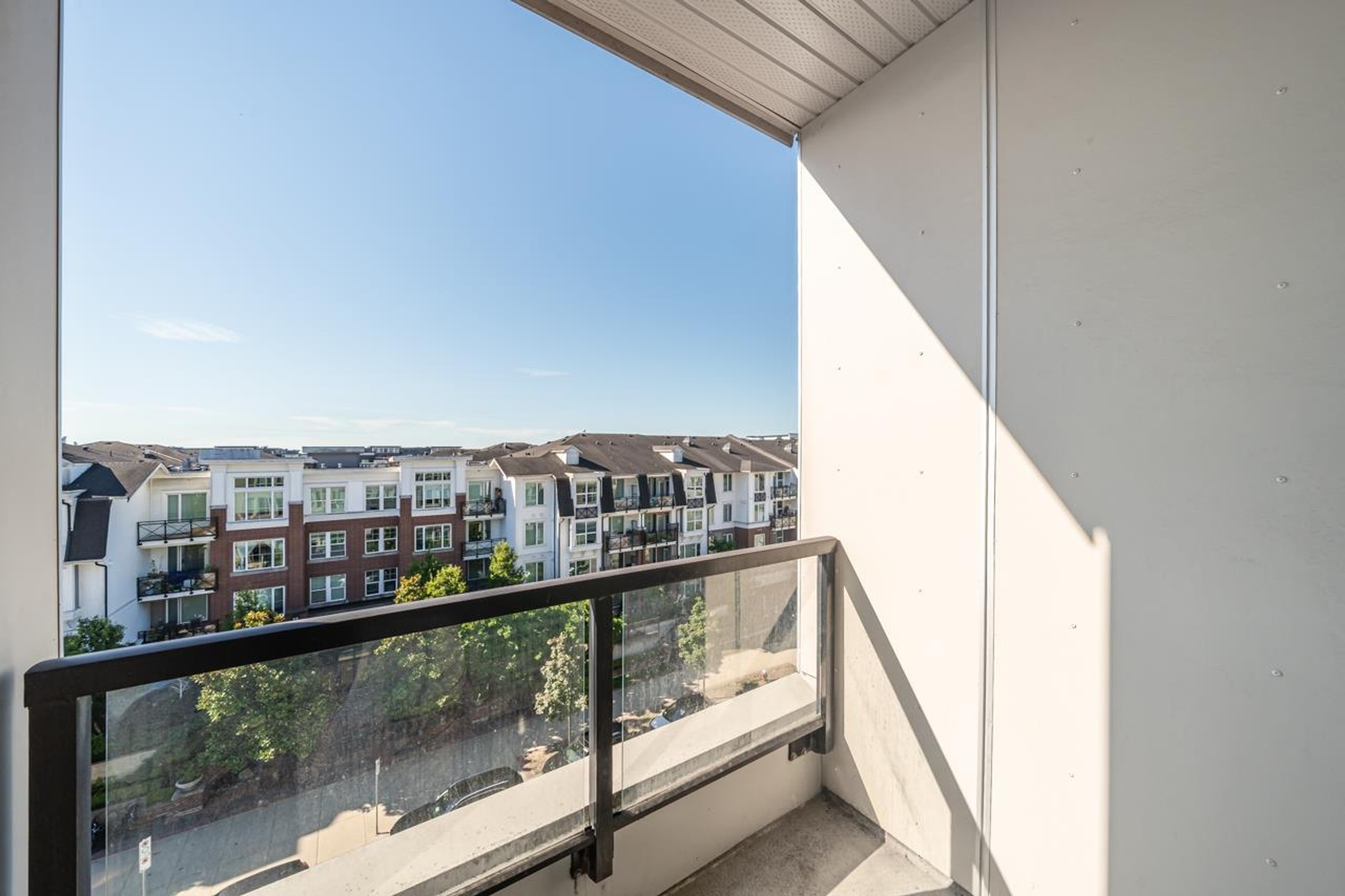 #686 4133 STOLBERG STREET - Image 17
