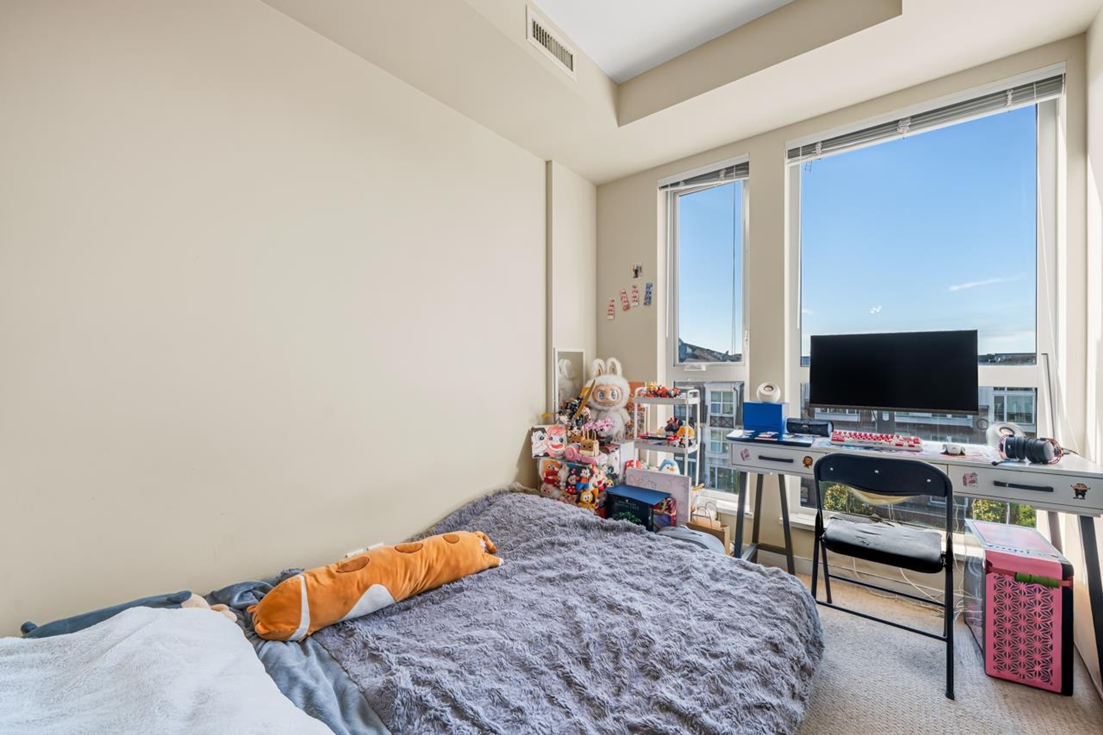 #686 4133 STOLBERG STREET - Image 9
