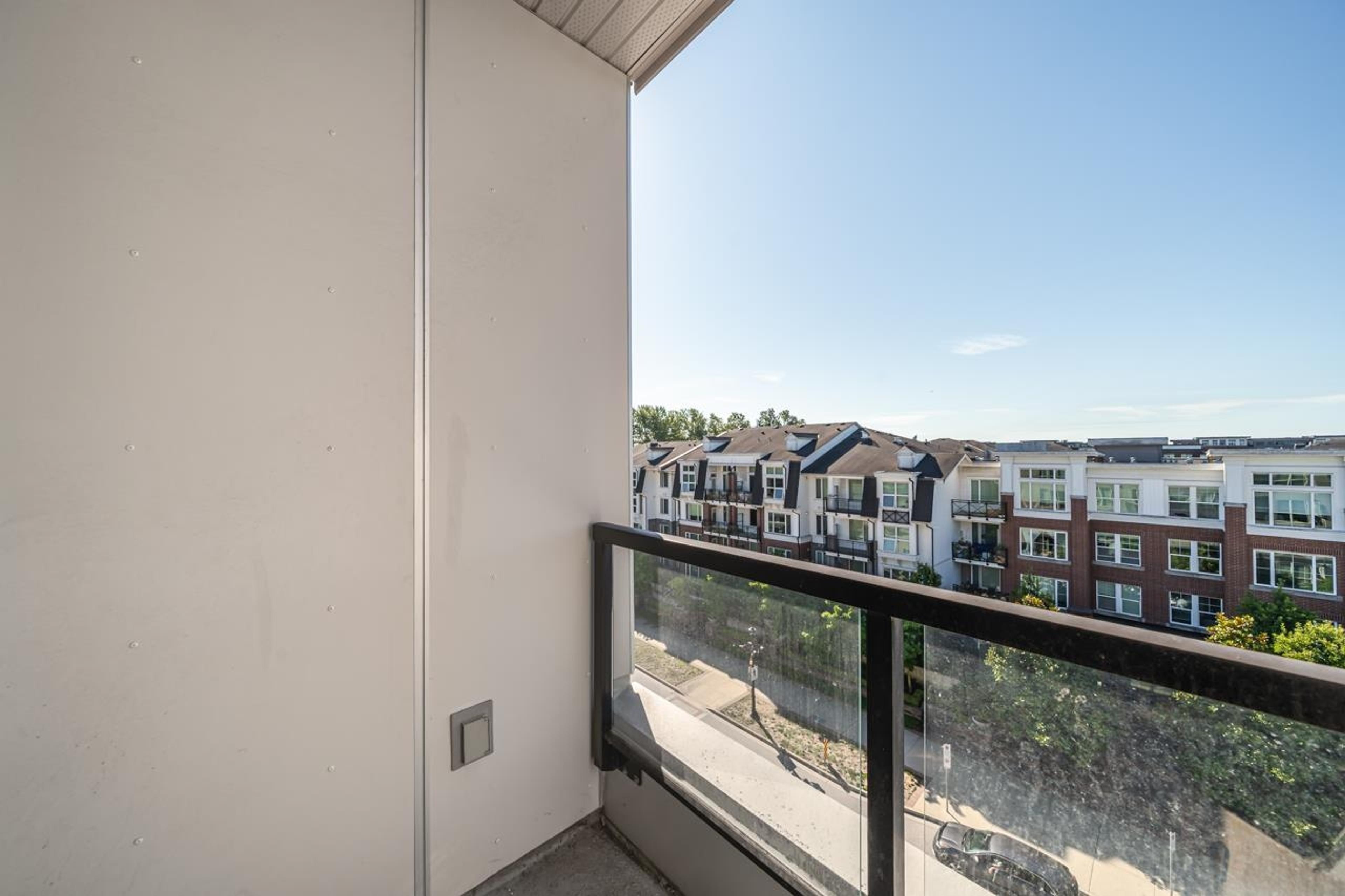 #686 4133 STOLBERG STREET - Image 18