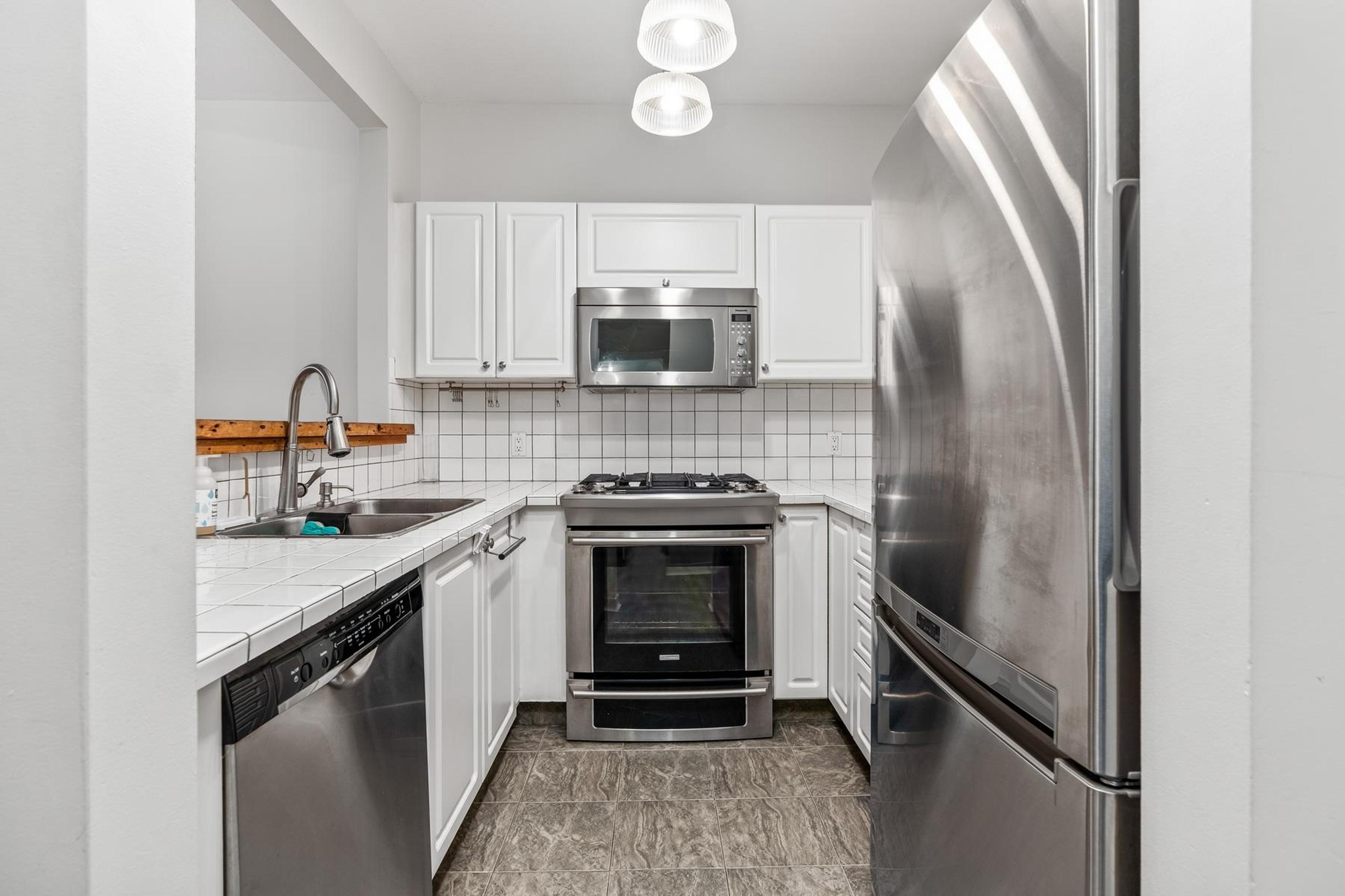 #204 2525 QUEBEC STREET - Image 15