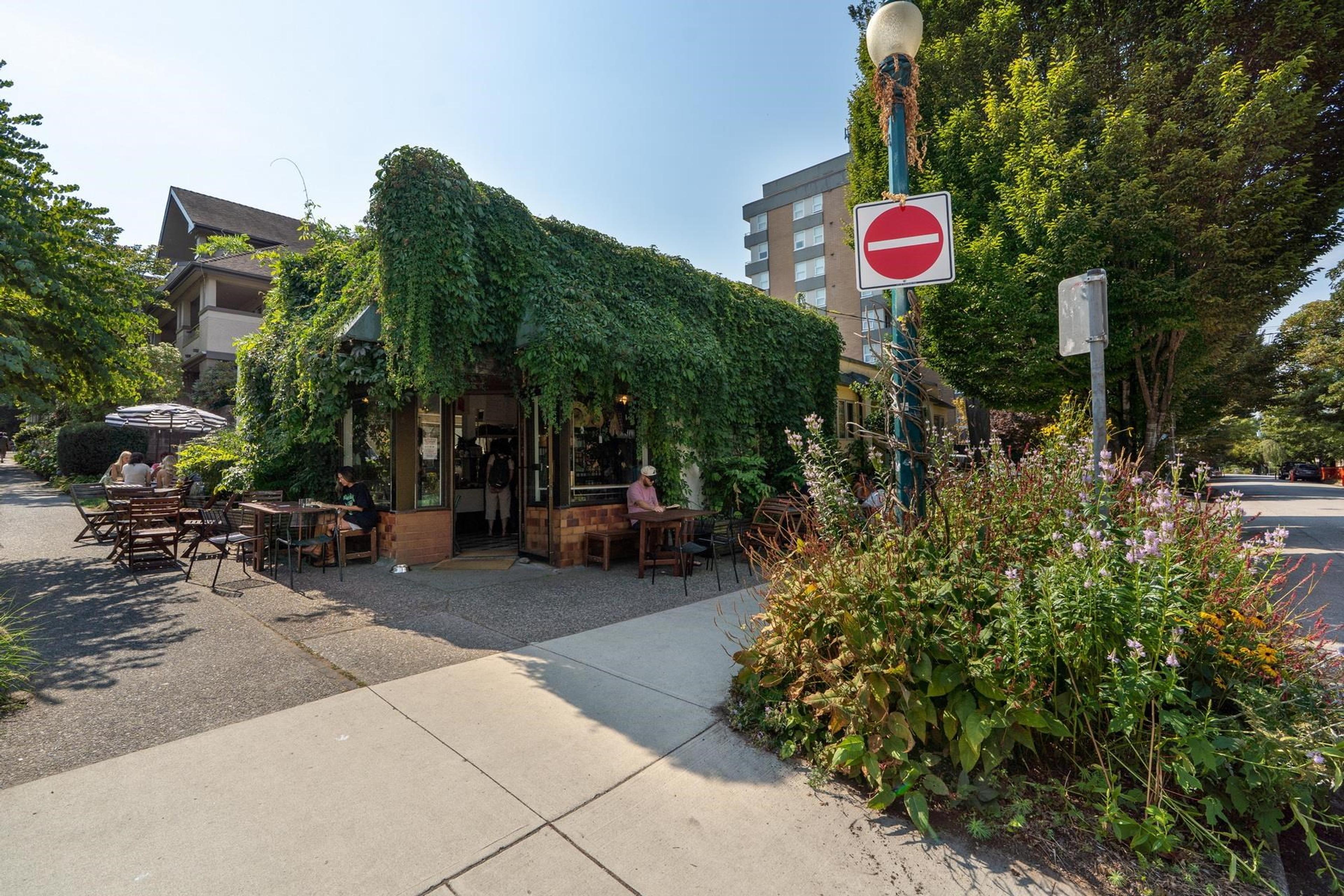 #204 2525 QUEBEC STREET - Image 25