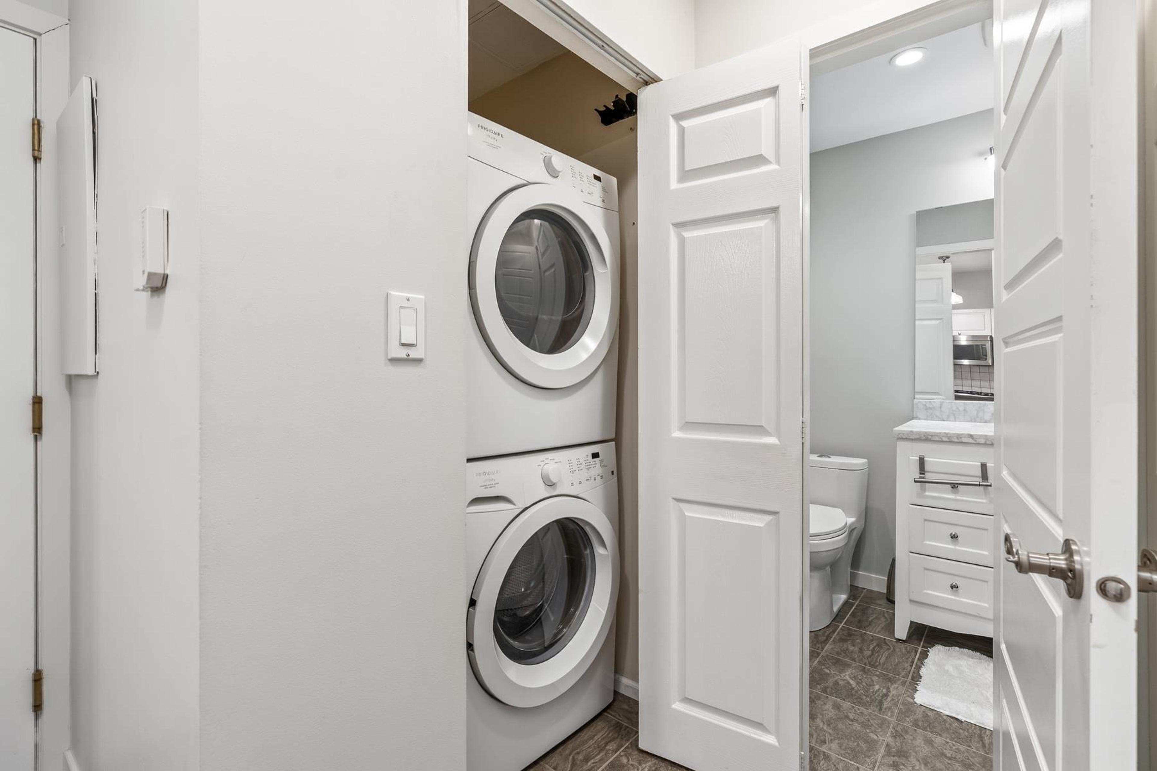 #204 2525 QUEBEC STREET - Image 21