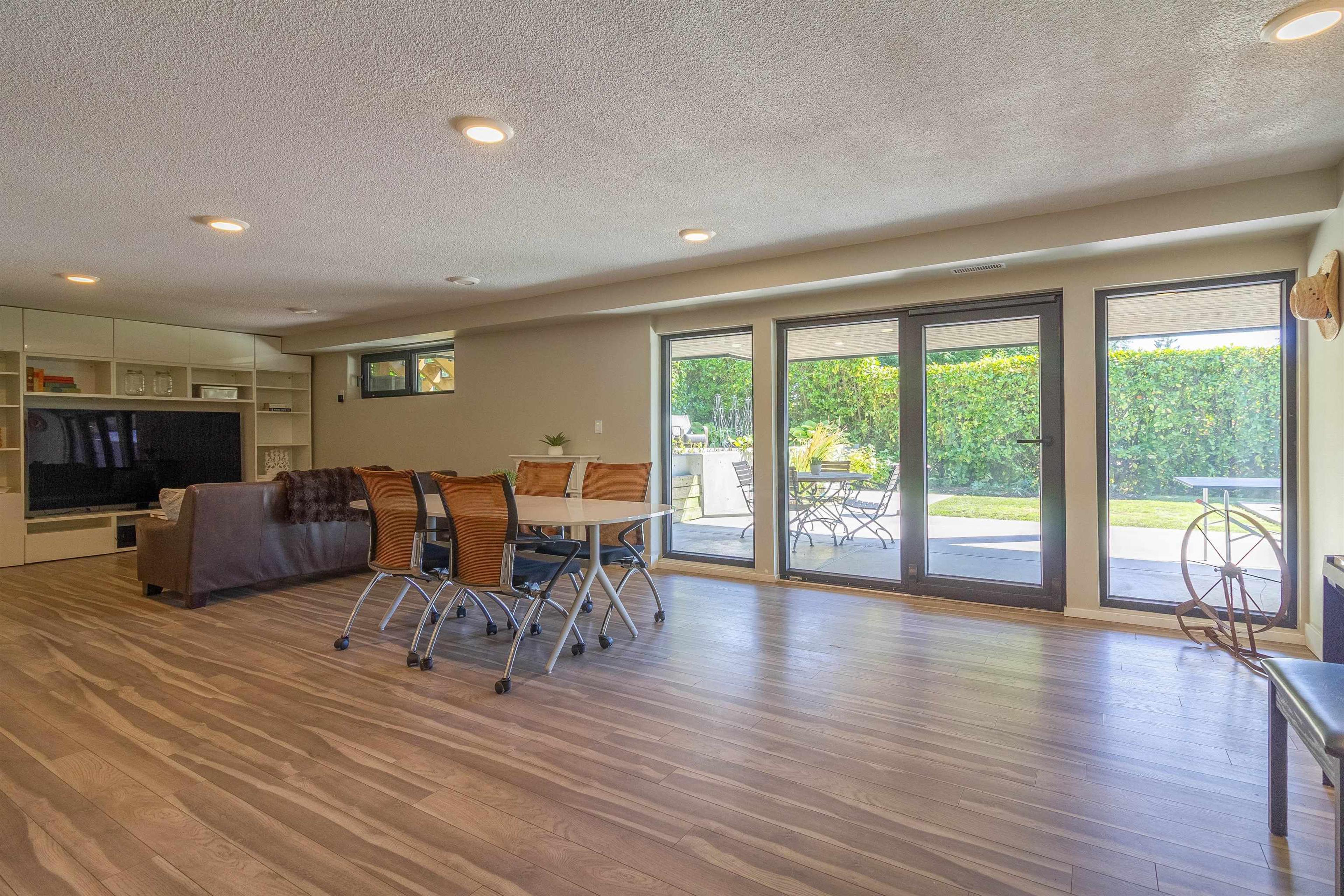 302 OXFORD DRIVE - Image 27