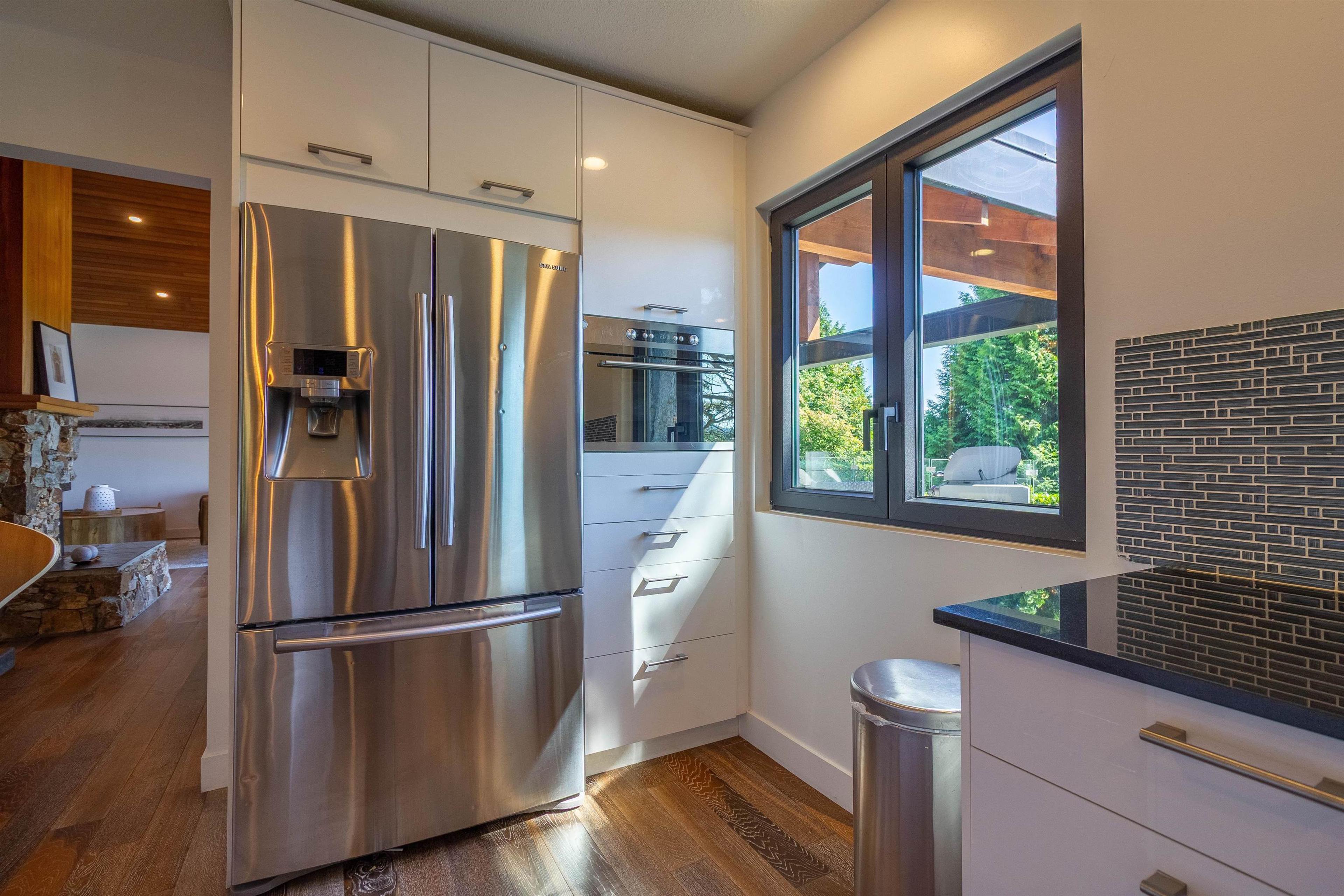 302 OXFORD DRIVE - Image 7