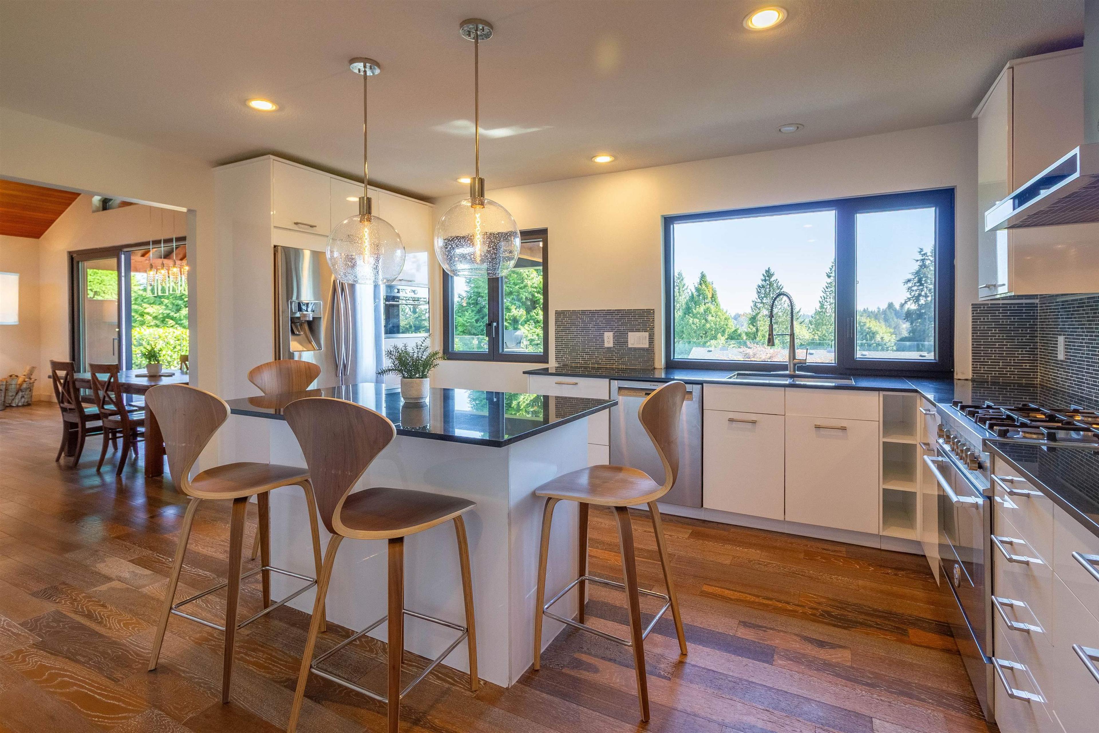 302 OXFORD DRIVE - Image 5