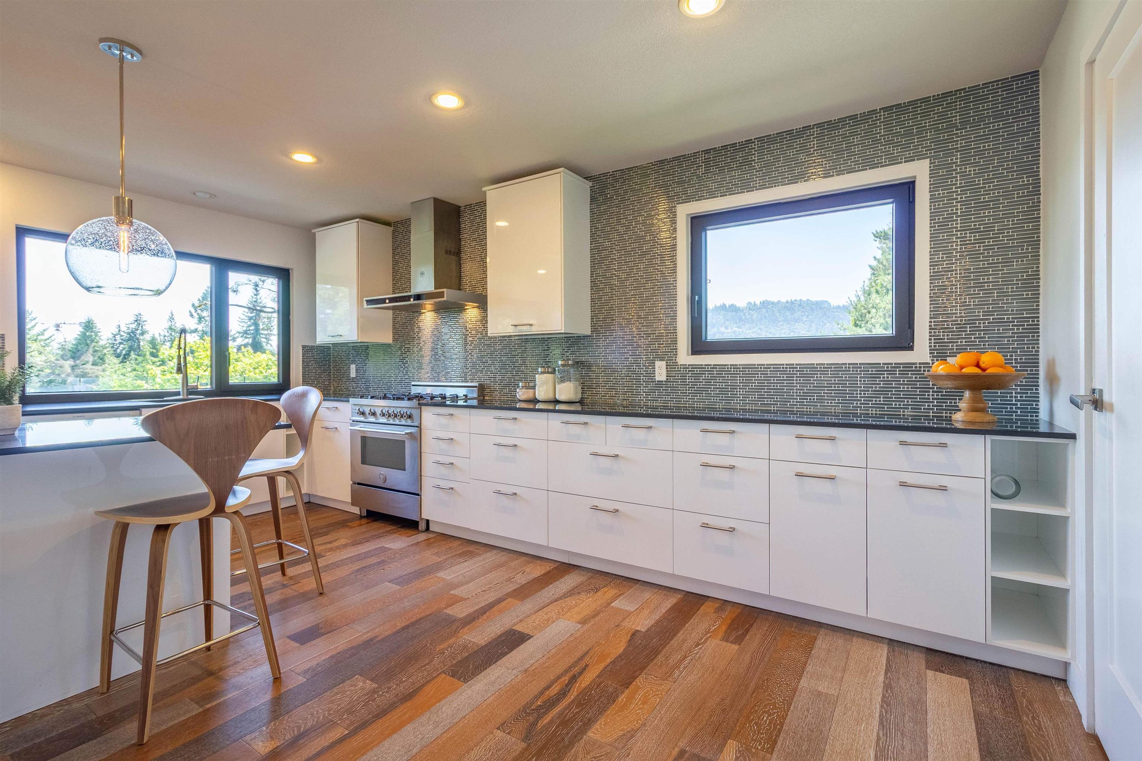 302 OXFORD DRIVE - Image 10