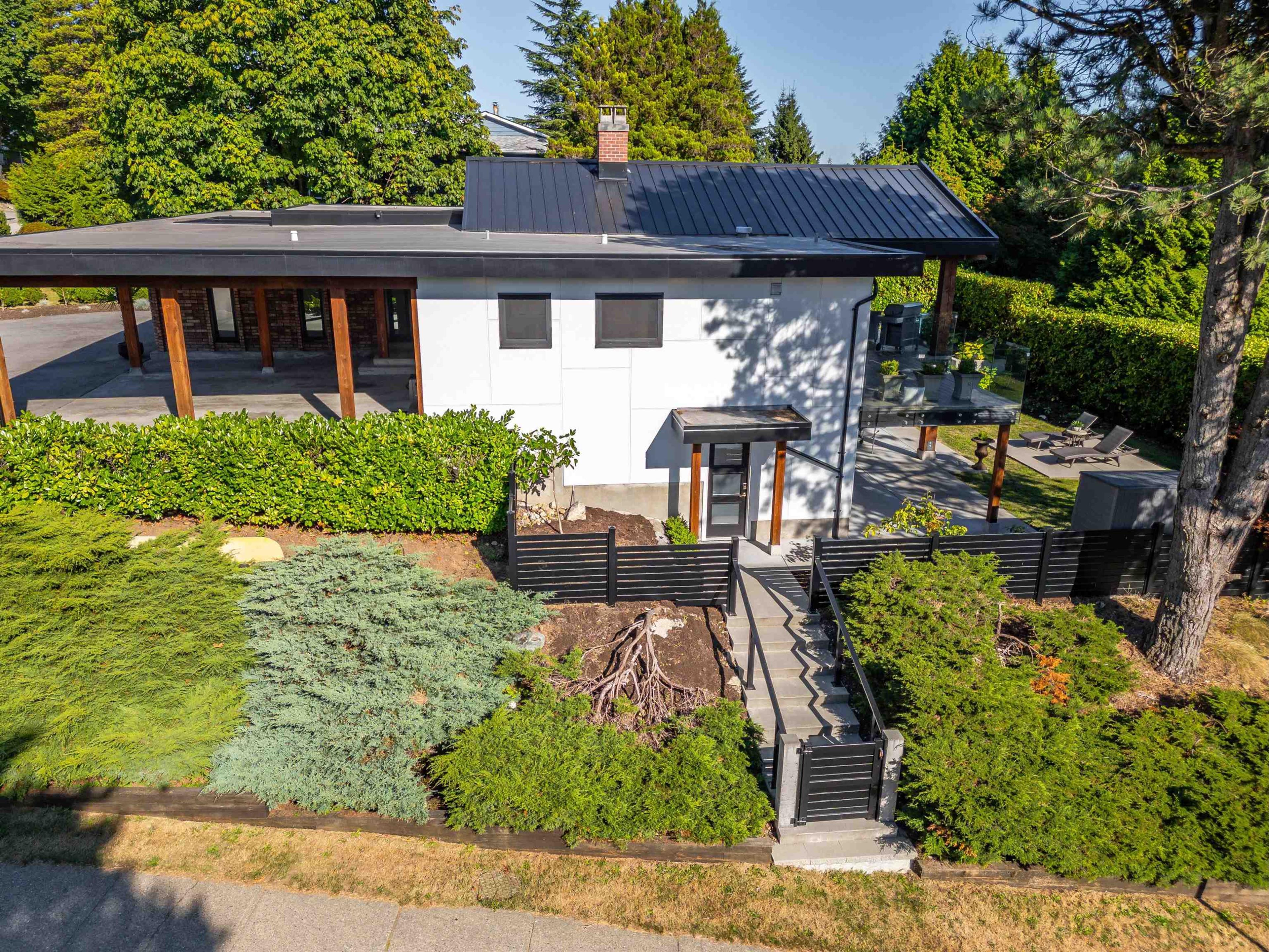 302 OXFORD DRIVE - Image 33
