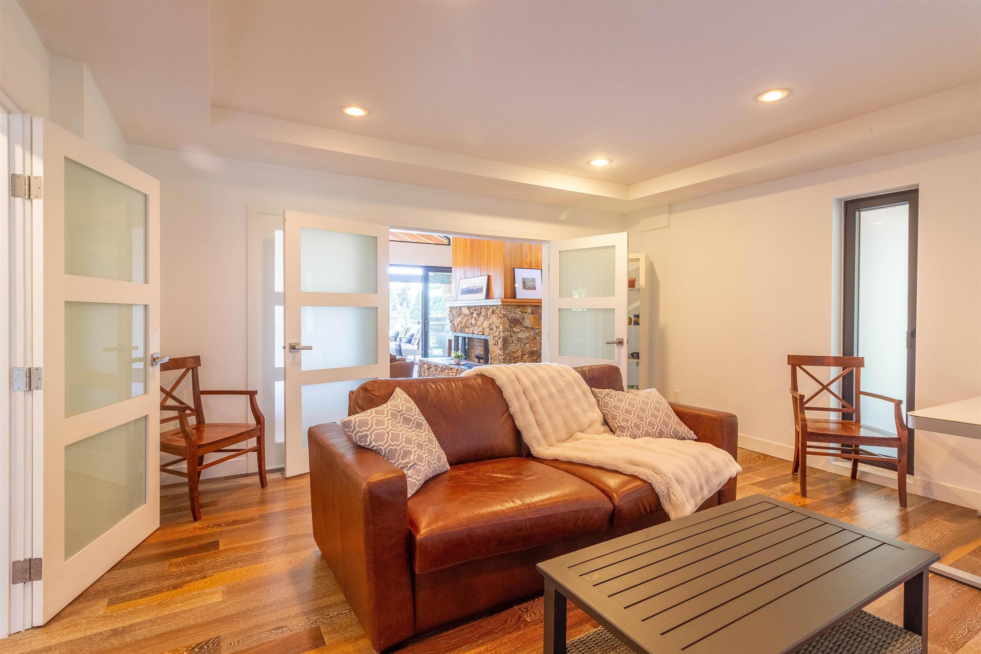 302 OXFORD DRIVE - Image 11