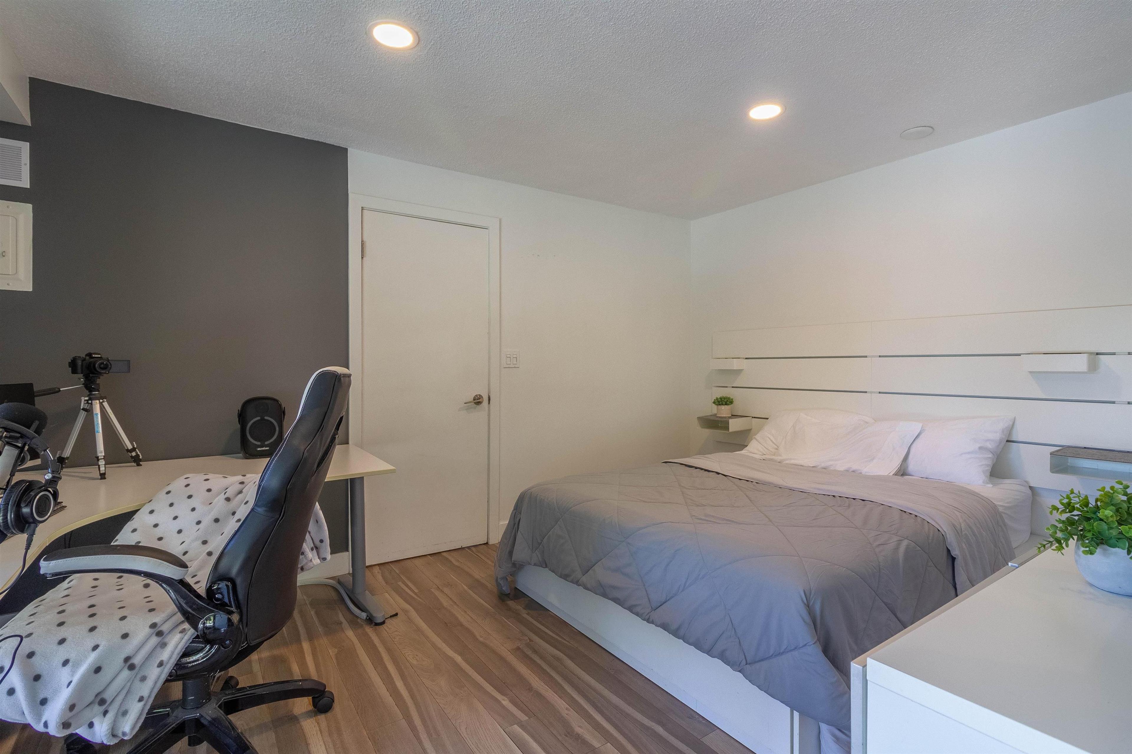 302 OXFORD DRIVE - Image 31