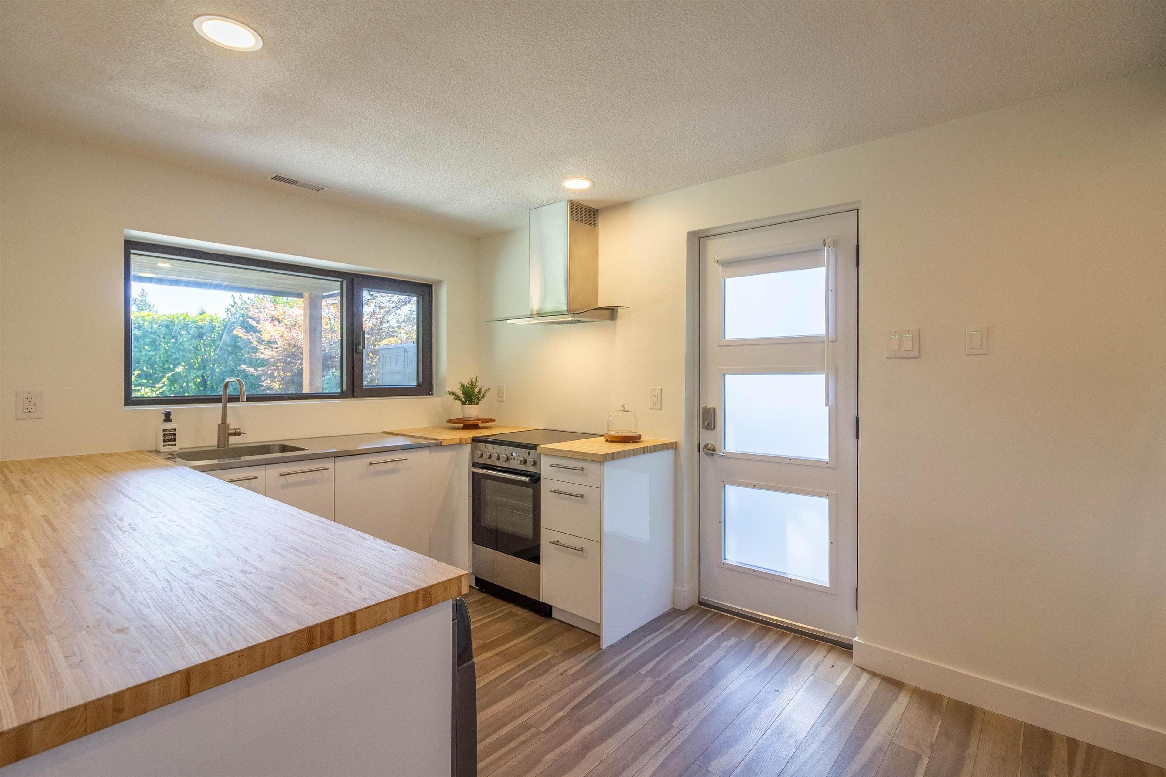 302 OXFORD DRIVE - Image 29