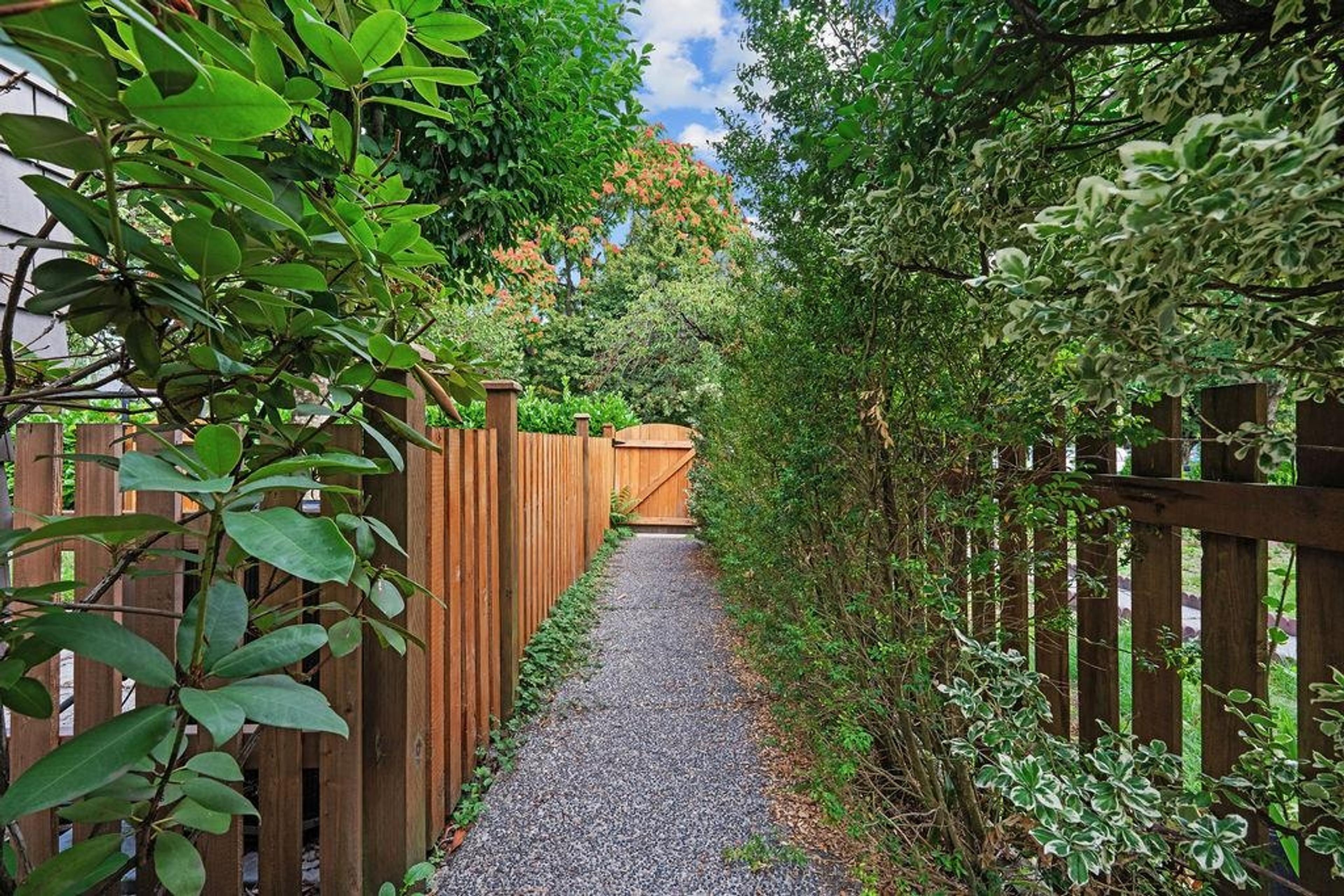 1254 E 11TH AVENUE - Image 17