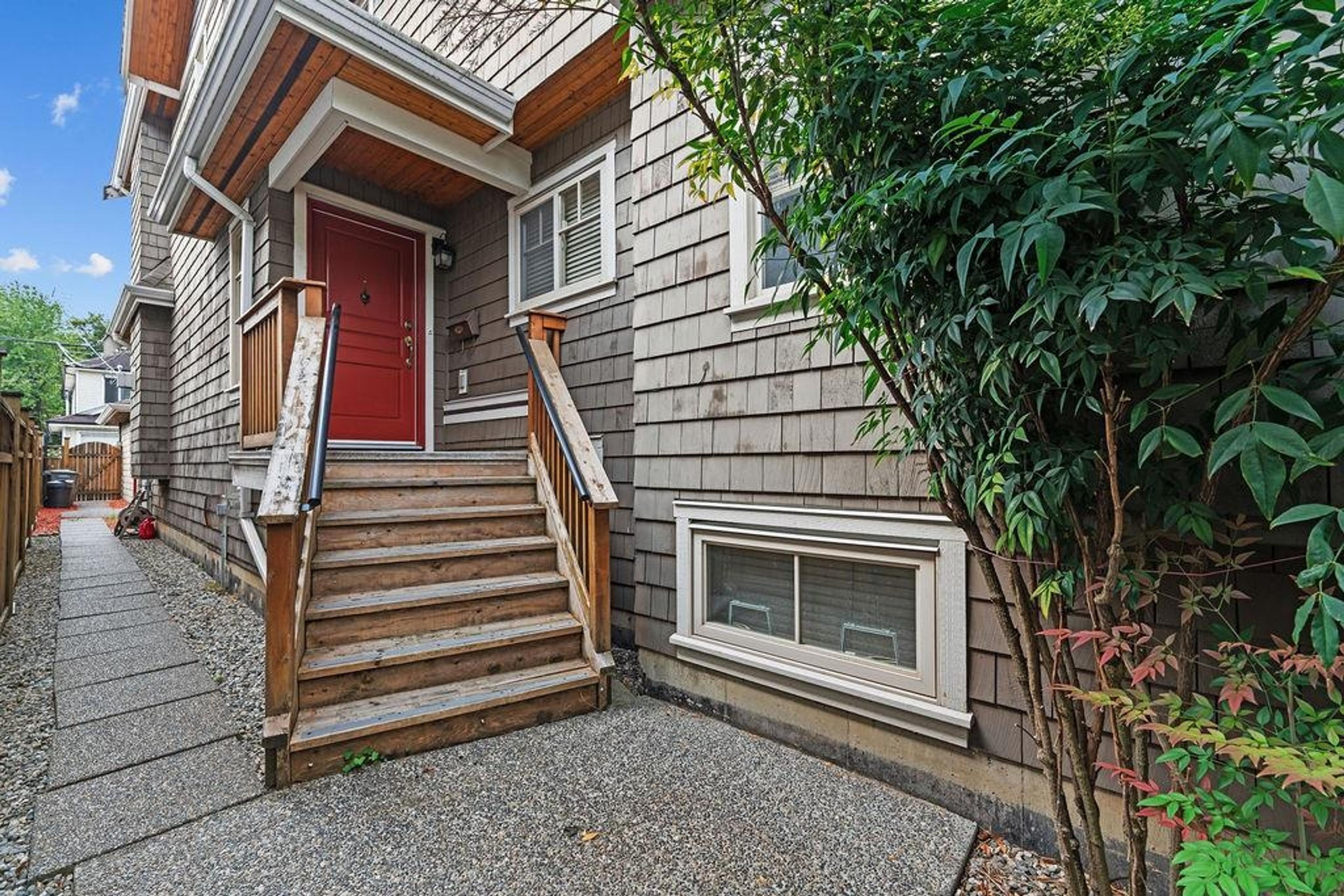 1254 E 11TH AVENUE - Image 16