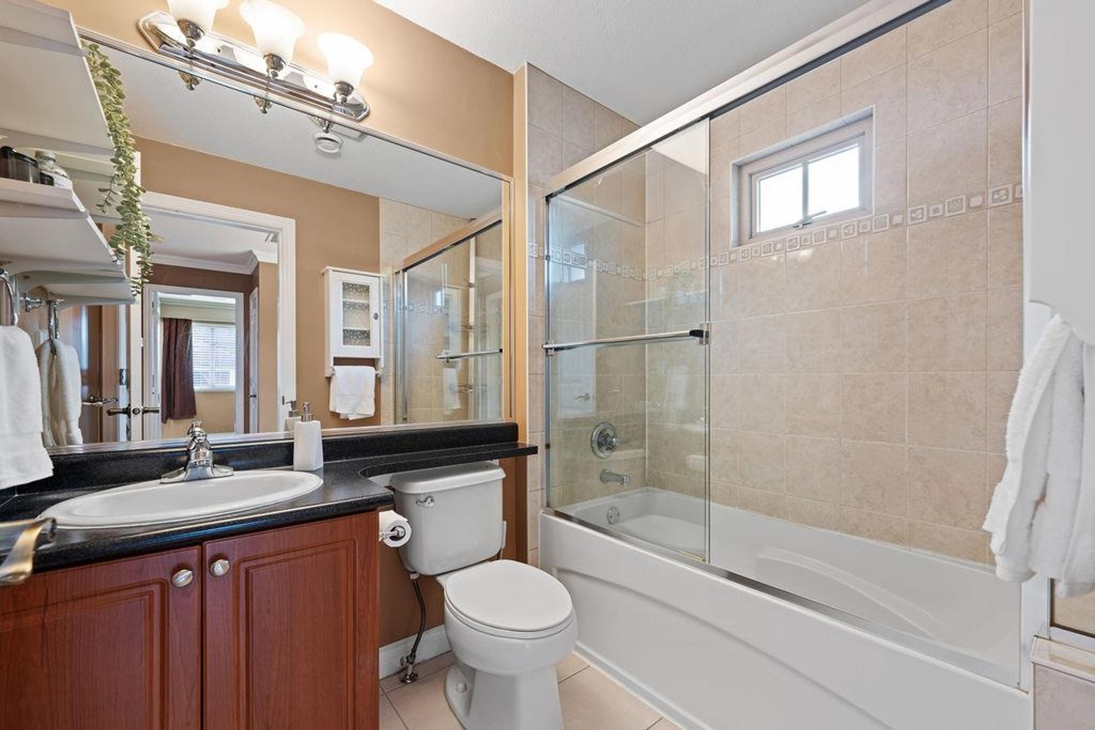 1254 E 11TH AVENUE - Image 14
