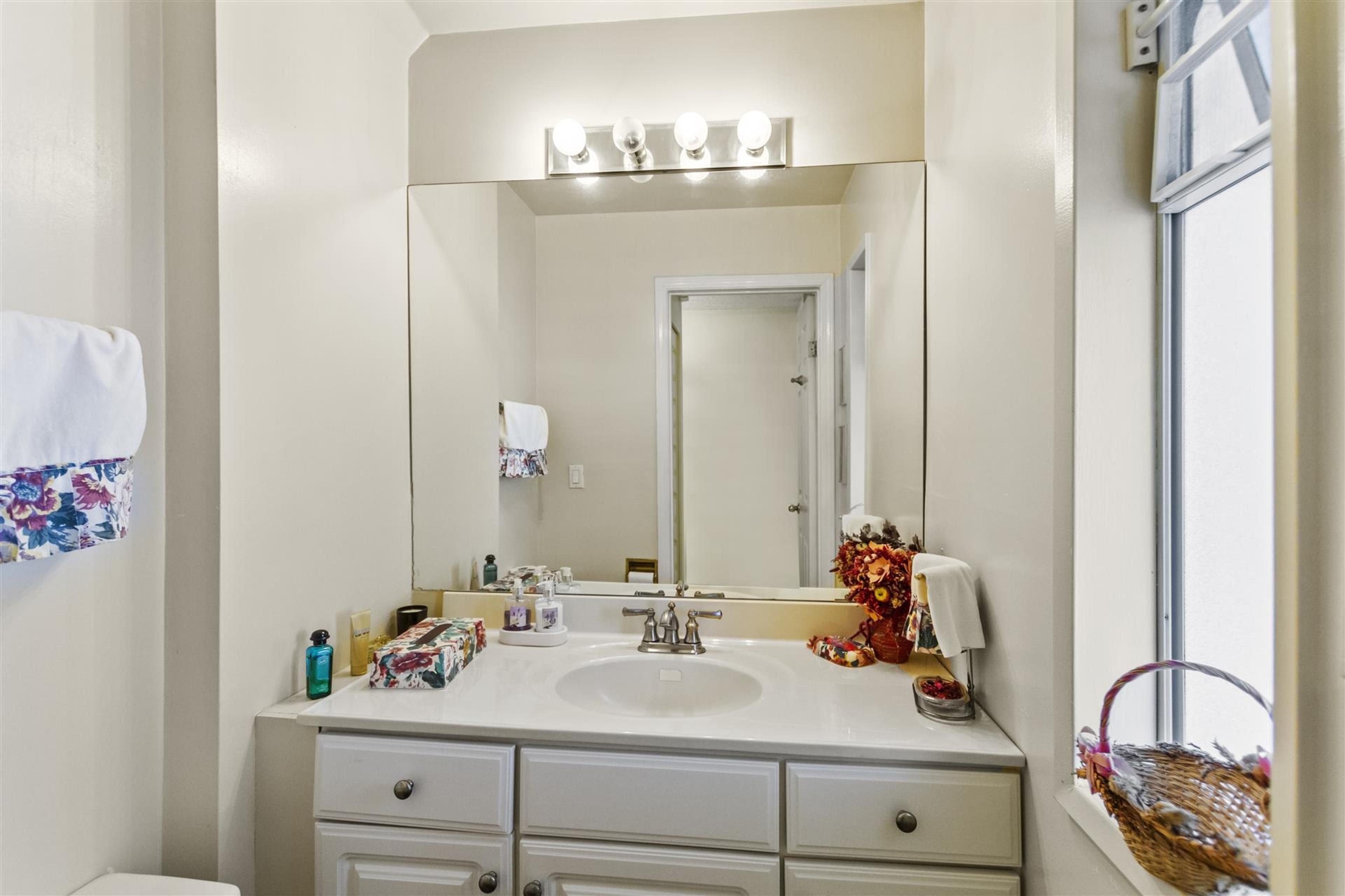 #34 5330 BROADWAY - Image 11