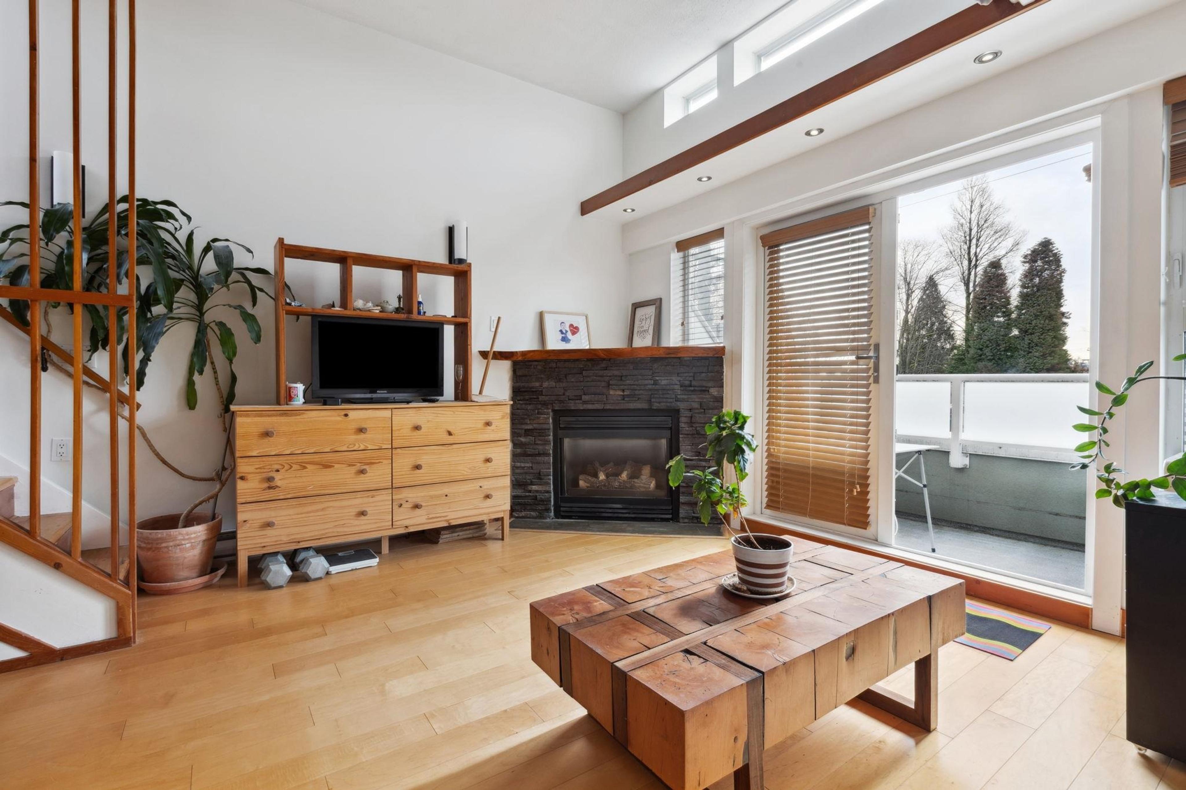 #307 980 W 22ND AVENUE - Image 2