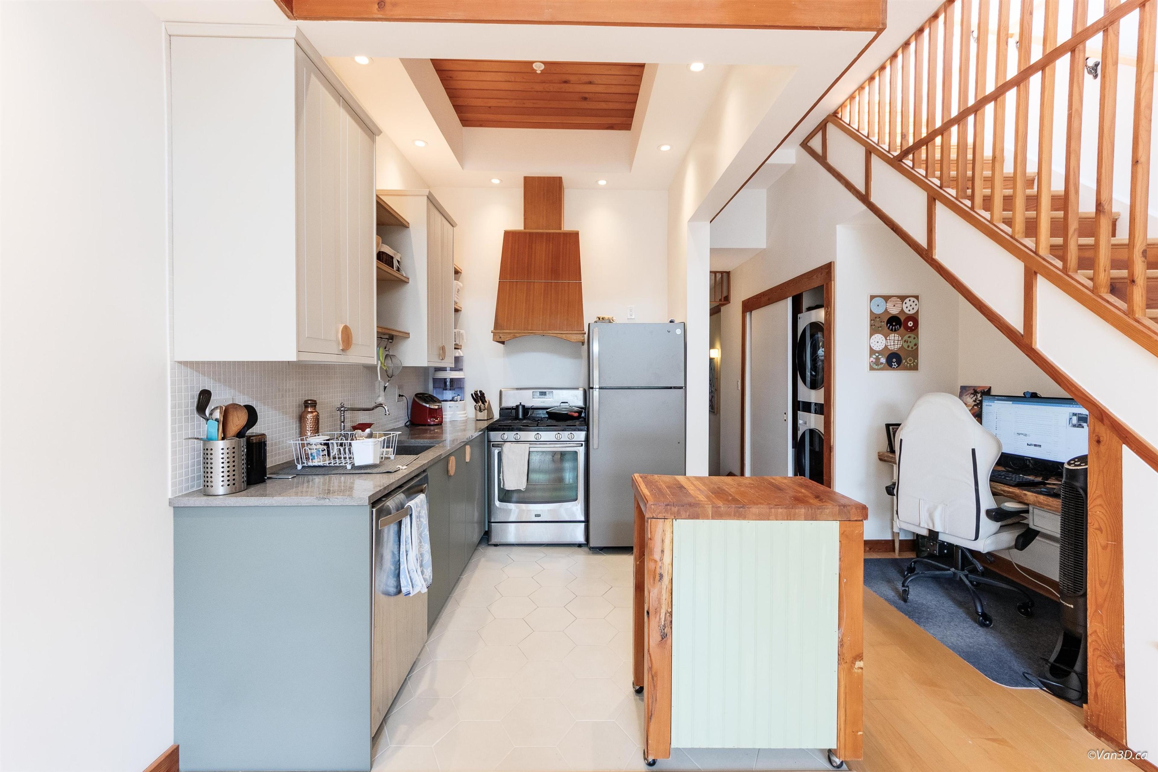 #307 980 W 22ND AVENUE - Image 9