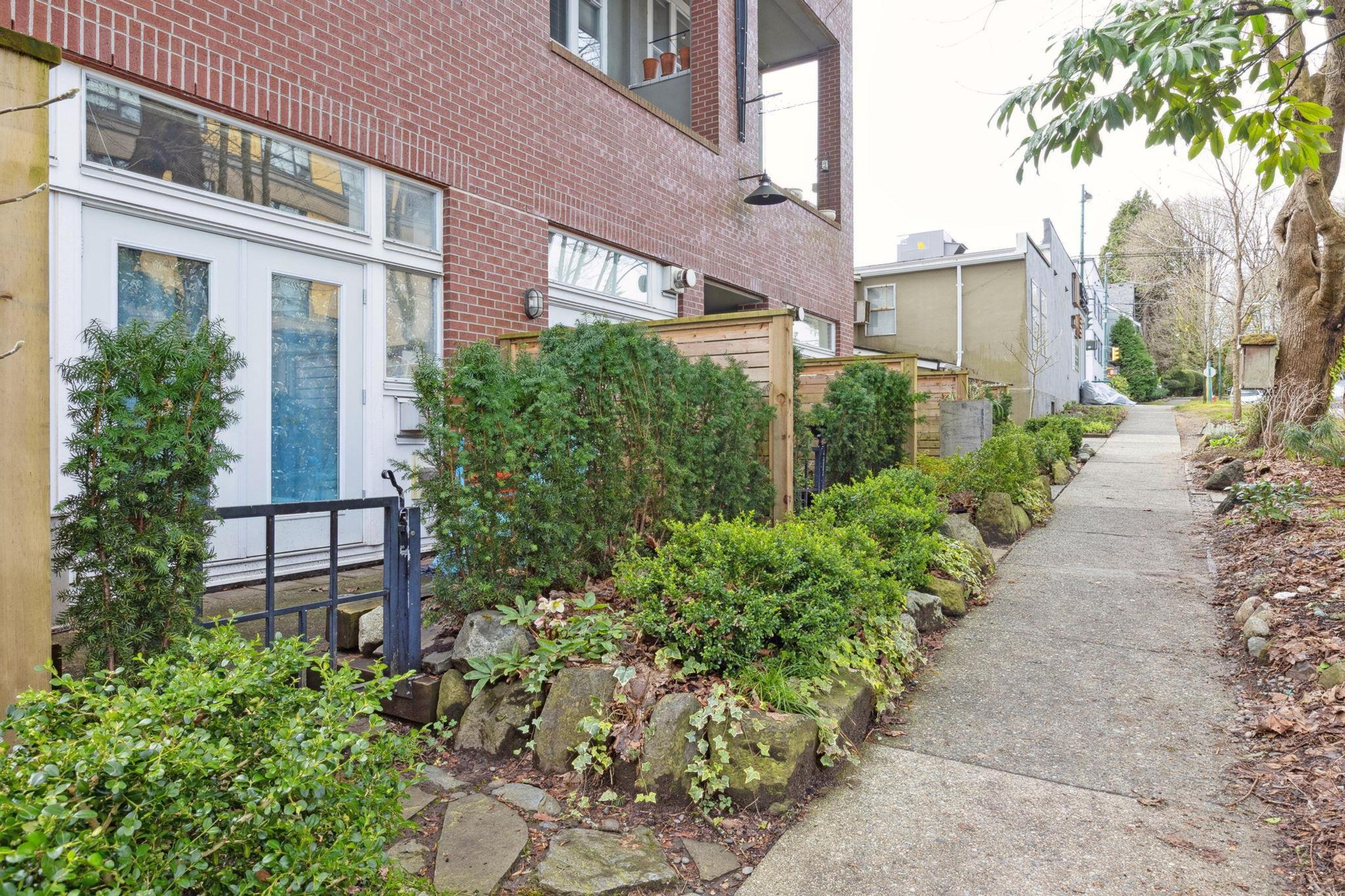 #307 980 W 22ND AVENUE - Image 23