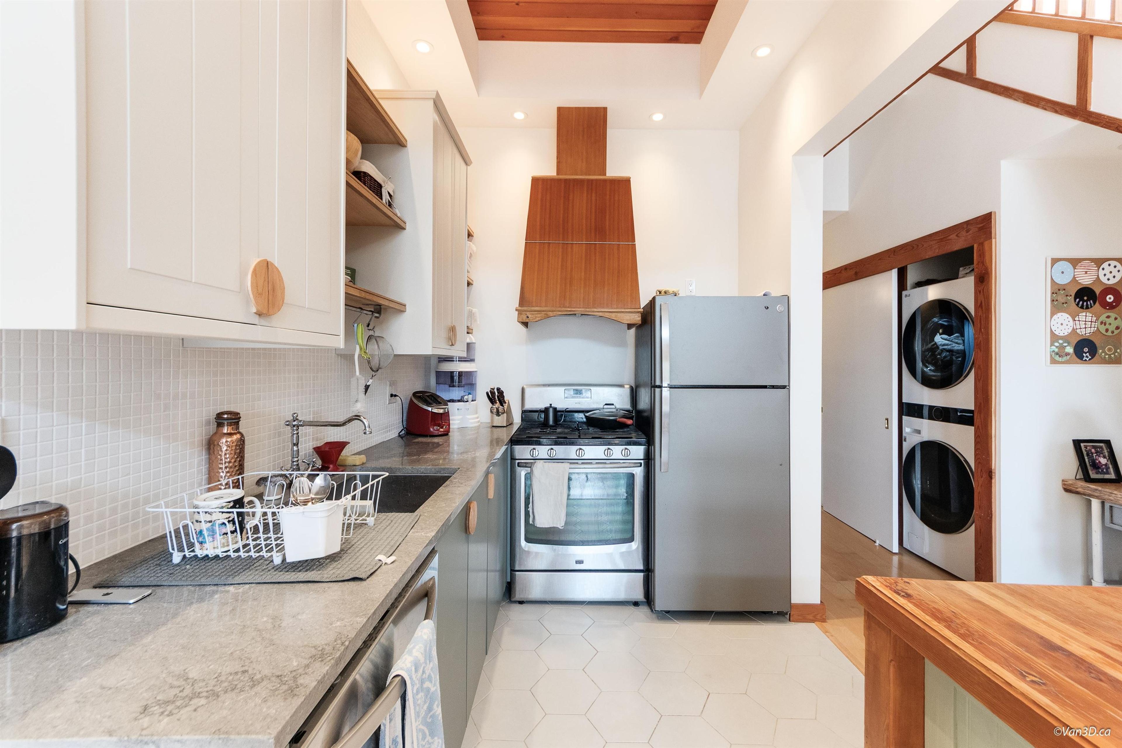 #307 980 W 22ND AVENUE - Image 11