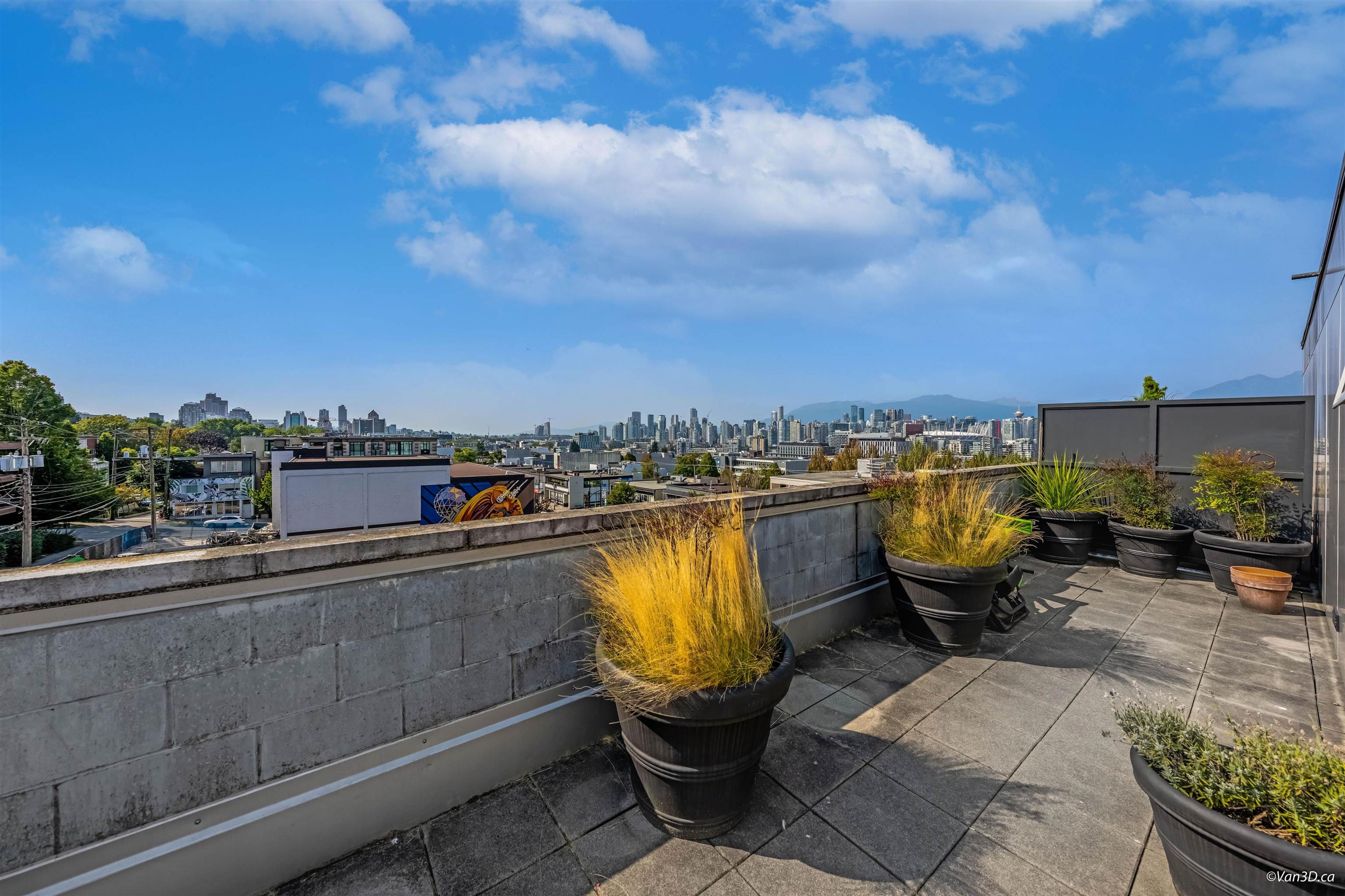 #210 2511 QUEBEC STREET - Image 12