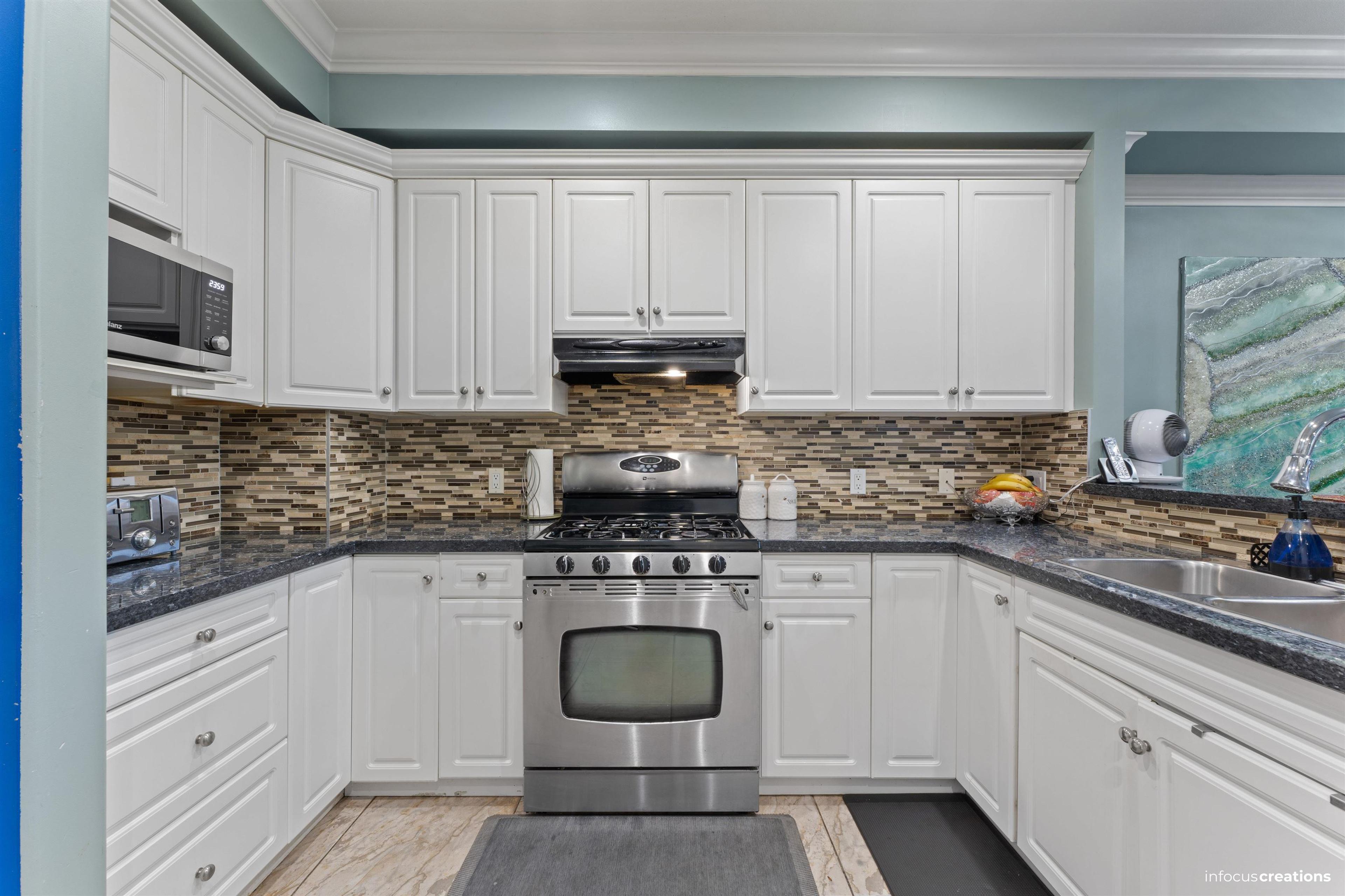 #10 14453 72 AVENUE - Image 9