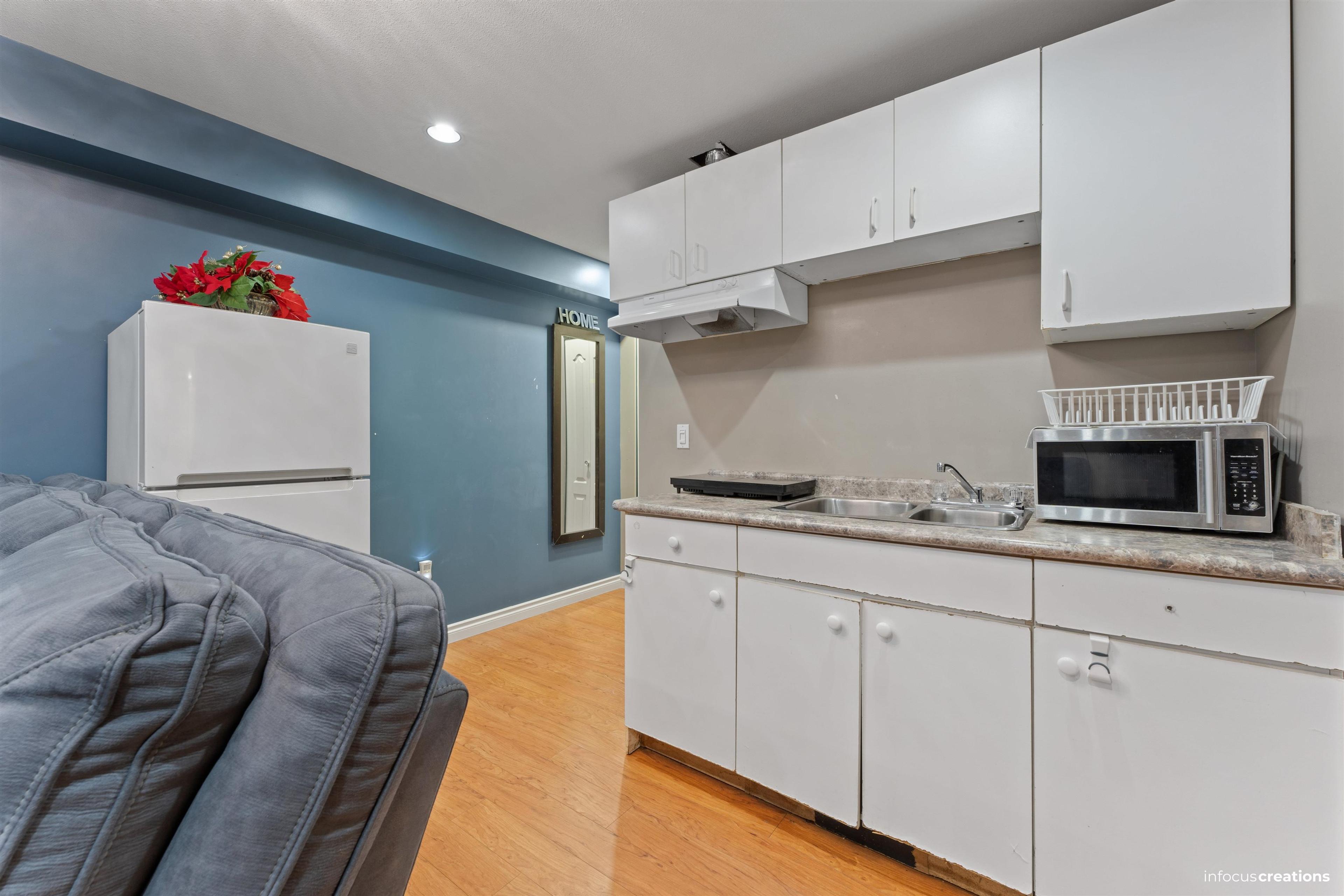 #10 14453 72 AVENUE - Image 35