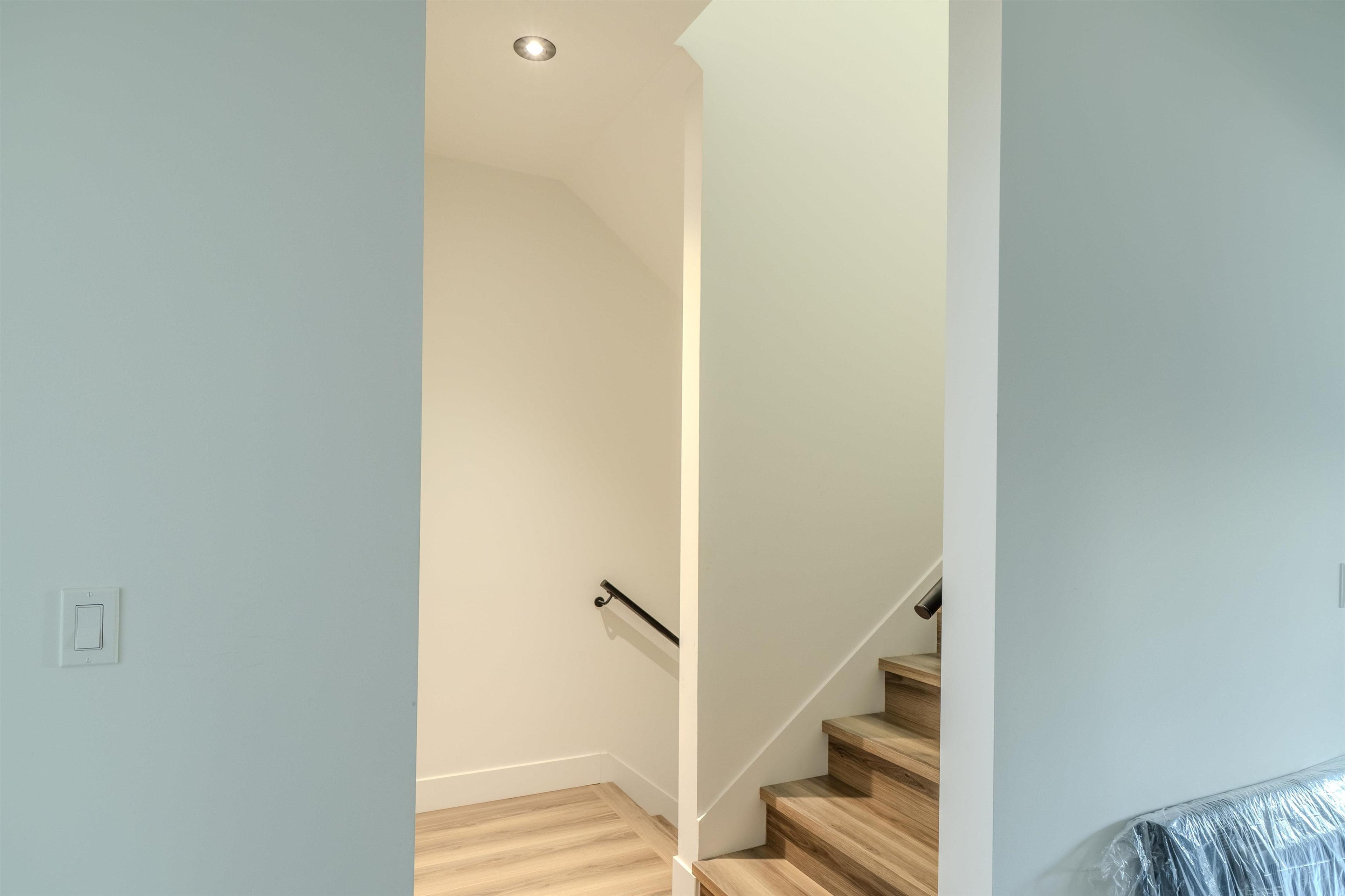 #15 5858 132 STREET - Image 32