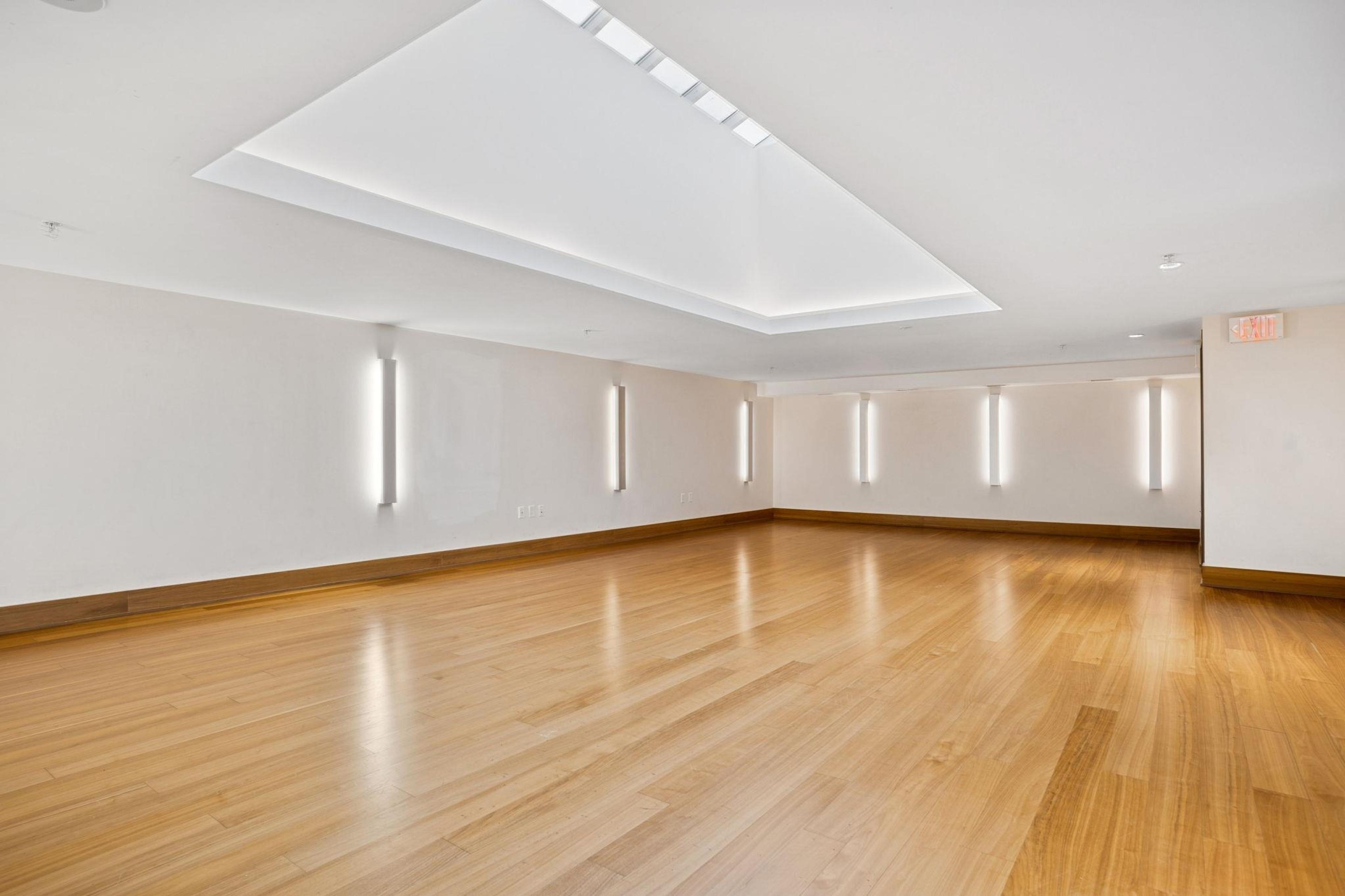 #407 77 WALTER HARDWICK AVENUE - Image 20
