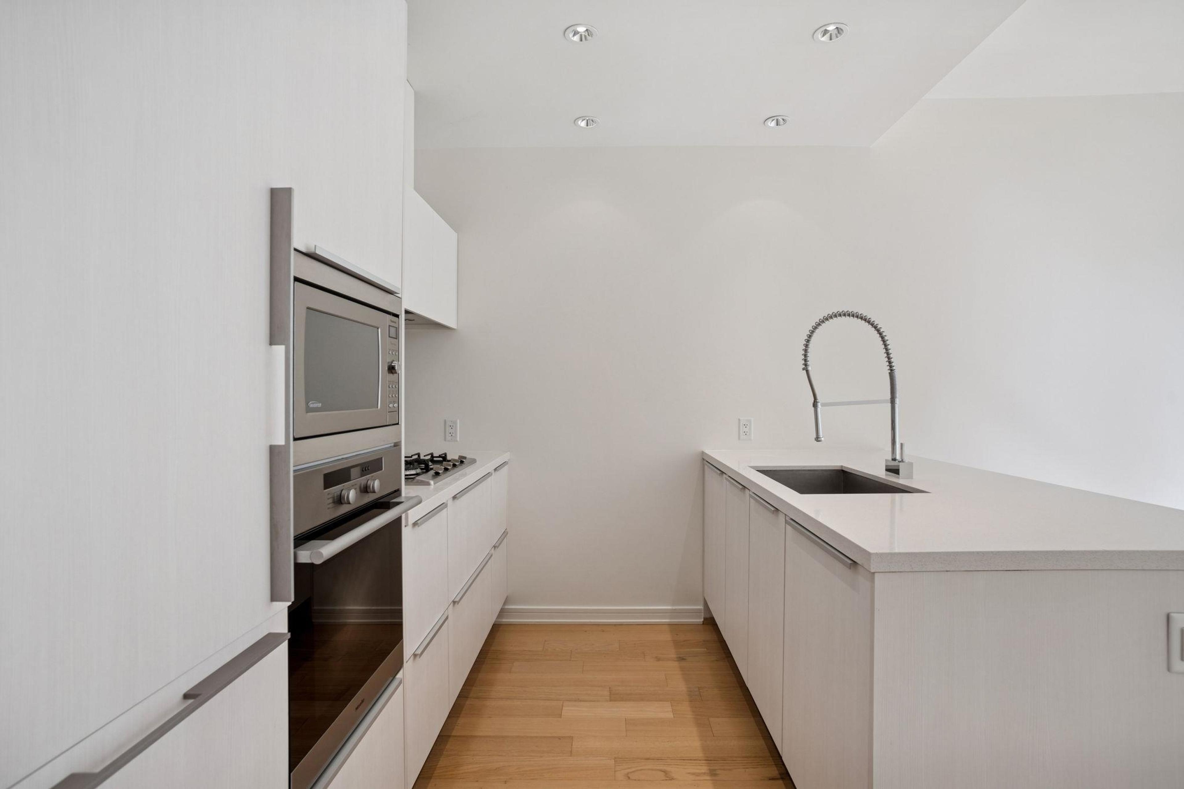 #407 77 WALTER HARDWICK AVENUE - Image 11
